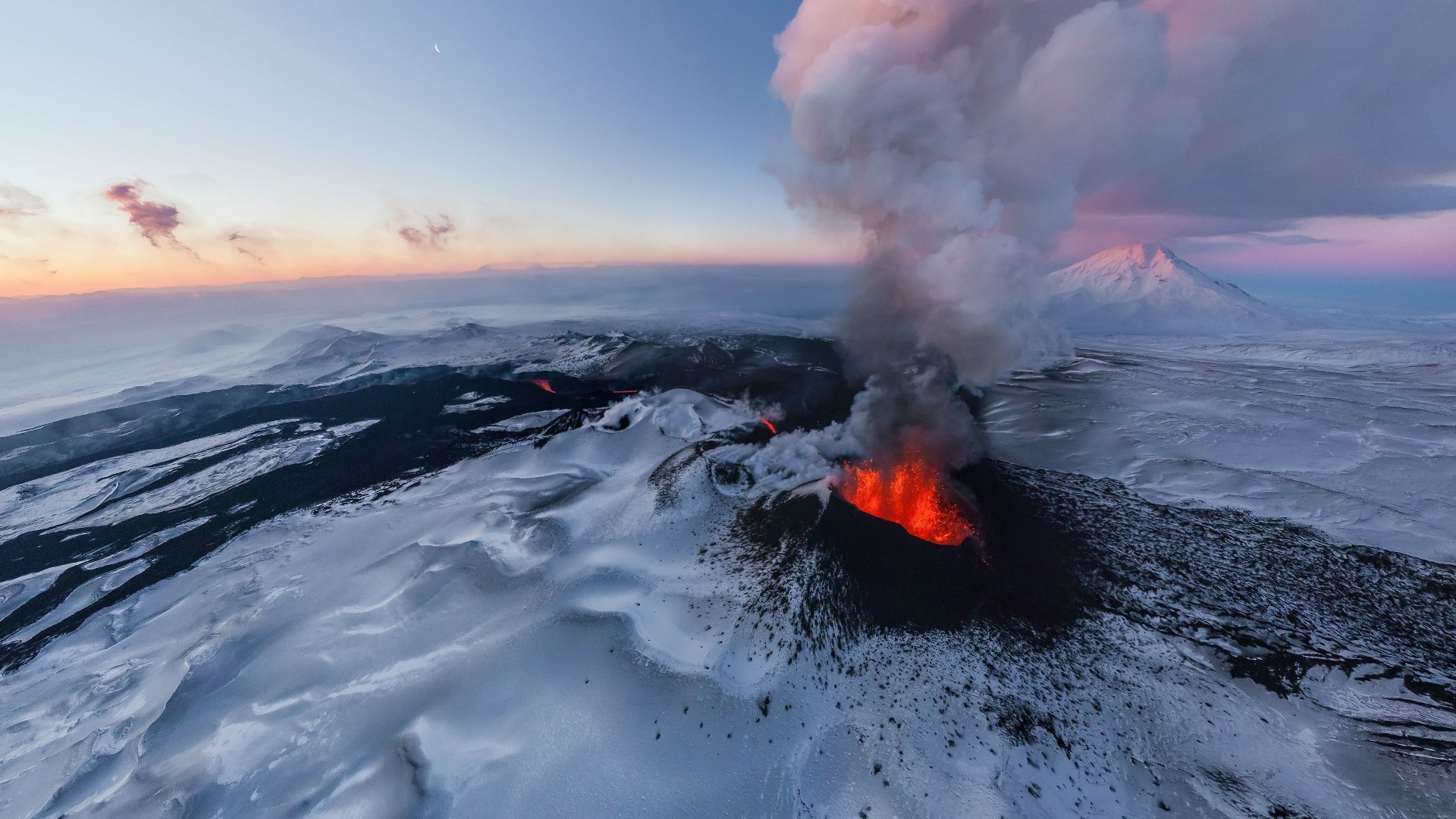 Обои пейзаж лава вулкан на рабочий стол