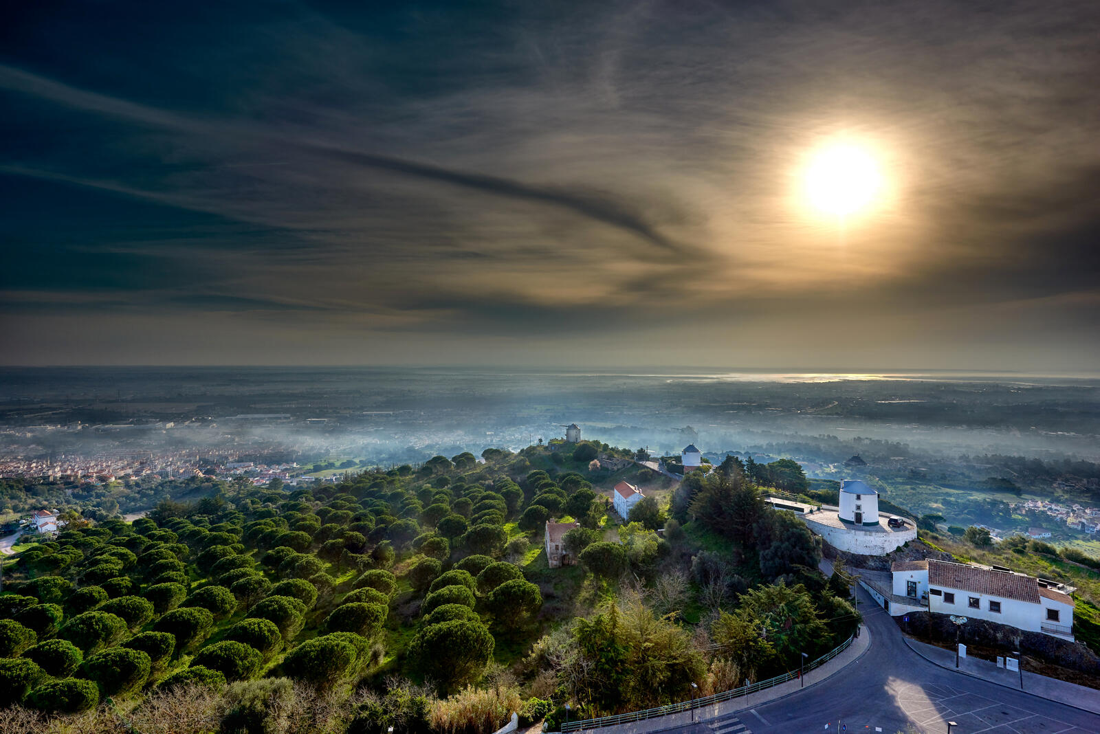 Обои города Португалия туман на рабочий стол