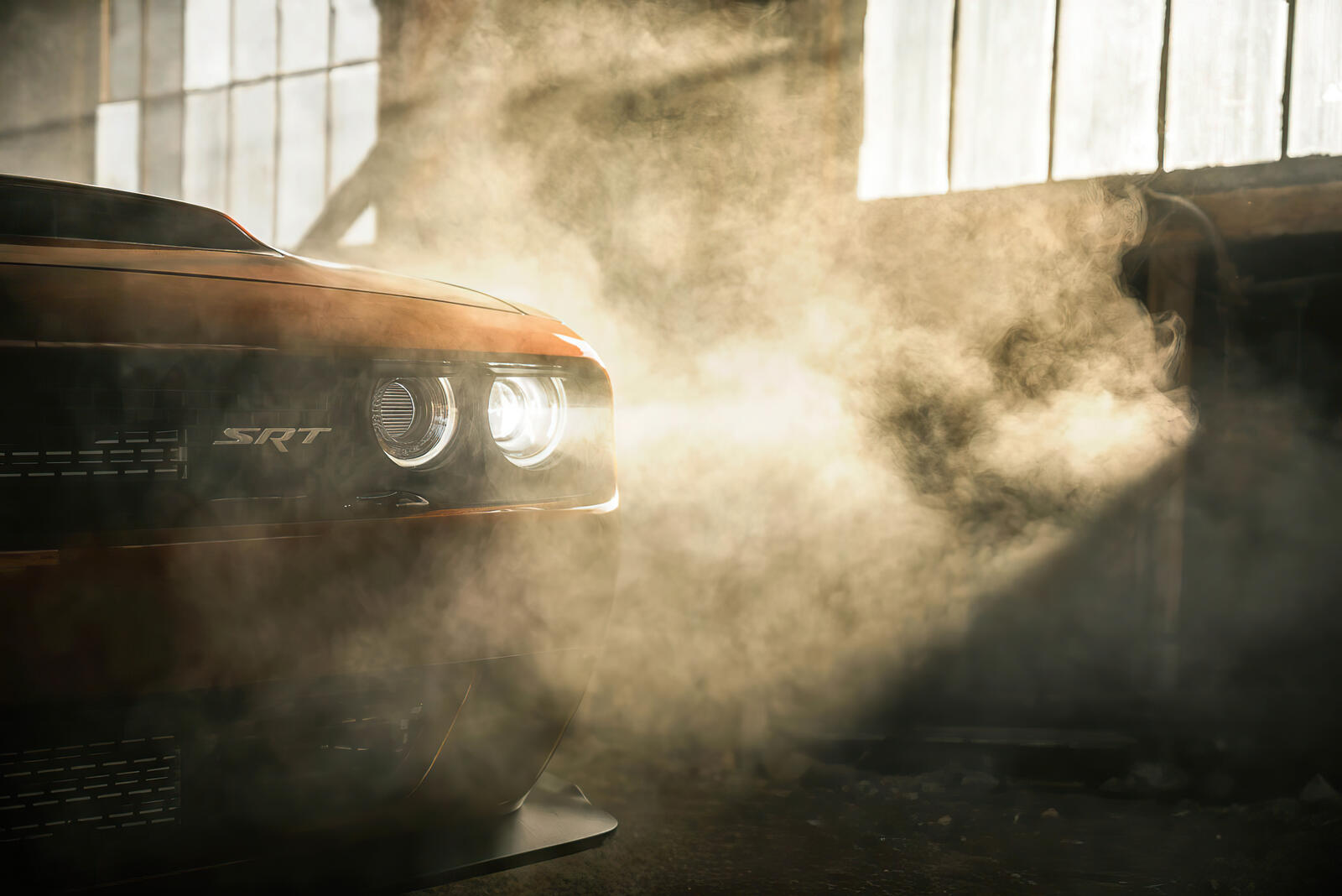 Обои дым Dodge Challenger автомобили 2021 года на рабочий стол