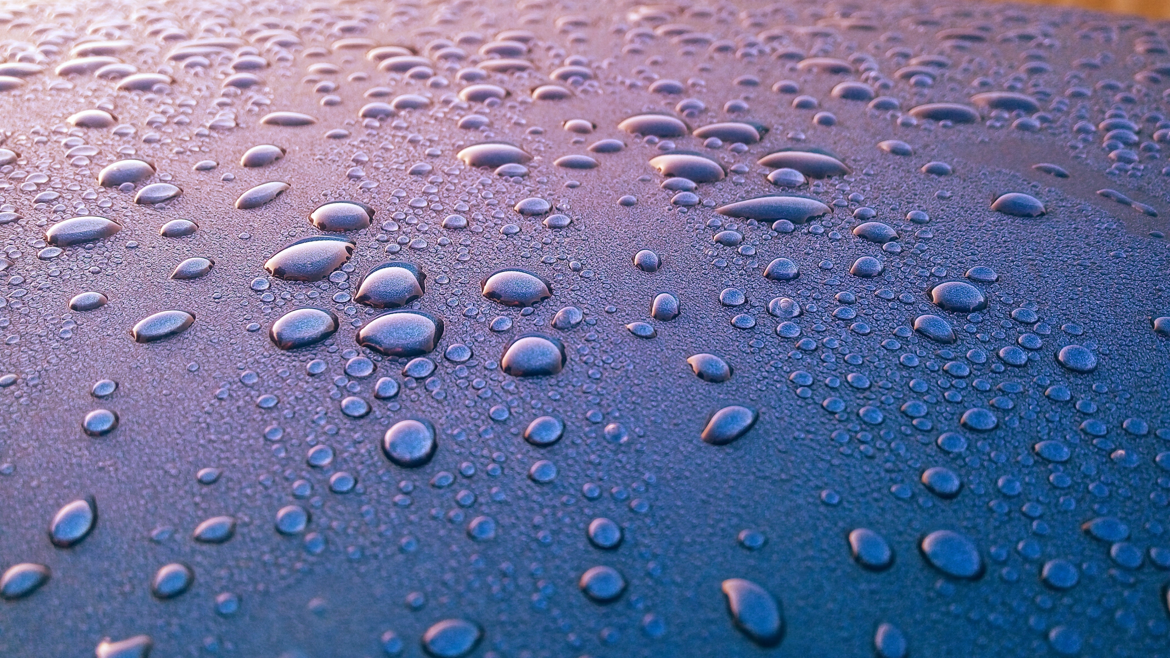 桌面上的壁纸水滴 反射 雨水