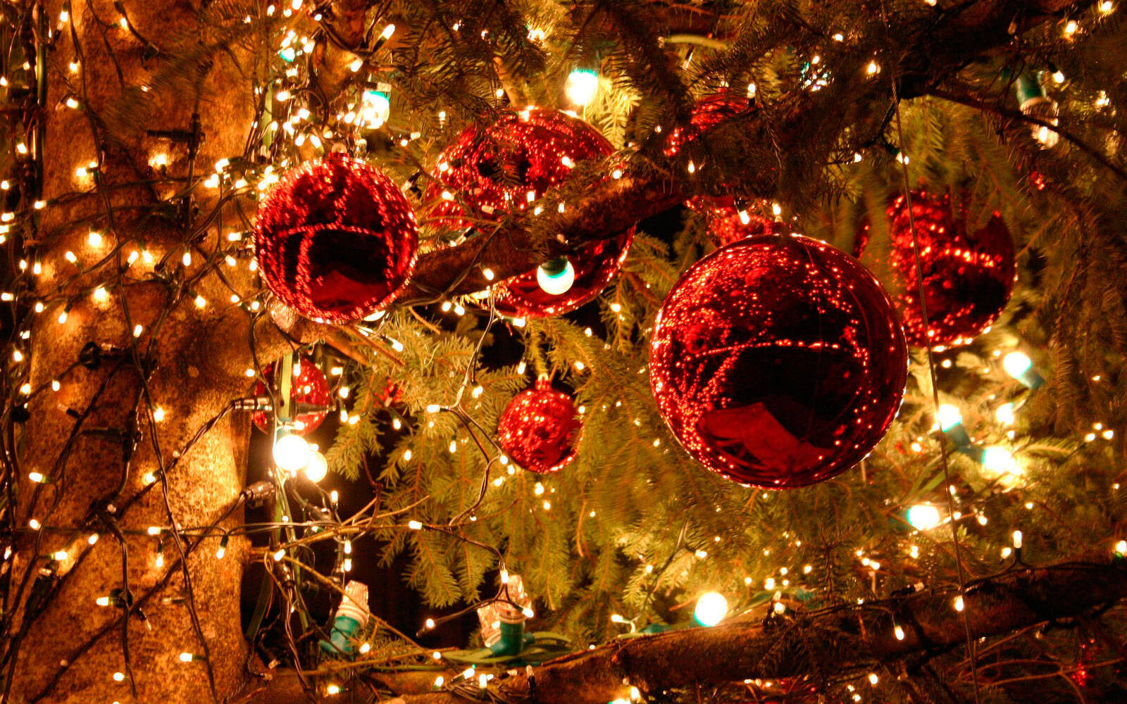 Wallpapers garland new year christmas tree decorations on the desktop