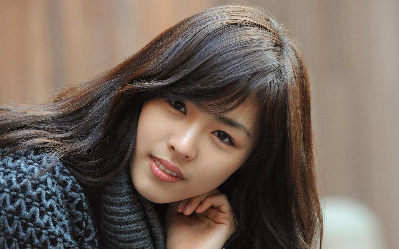 Wallpapers lee yeon hee smiling korean actress on the desktop