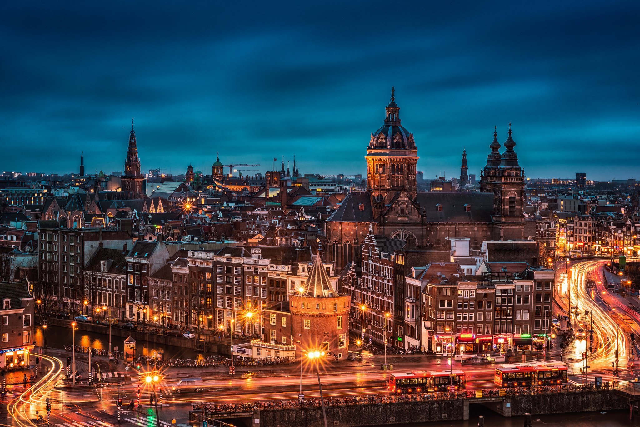 Wallpapers night lights Holland city on the desktop