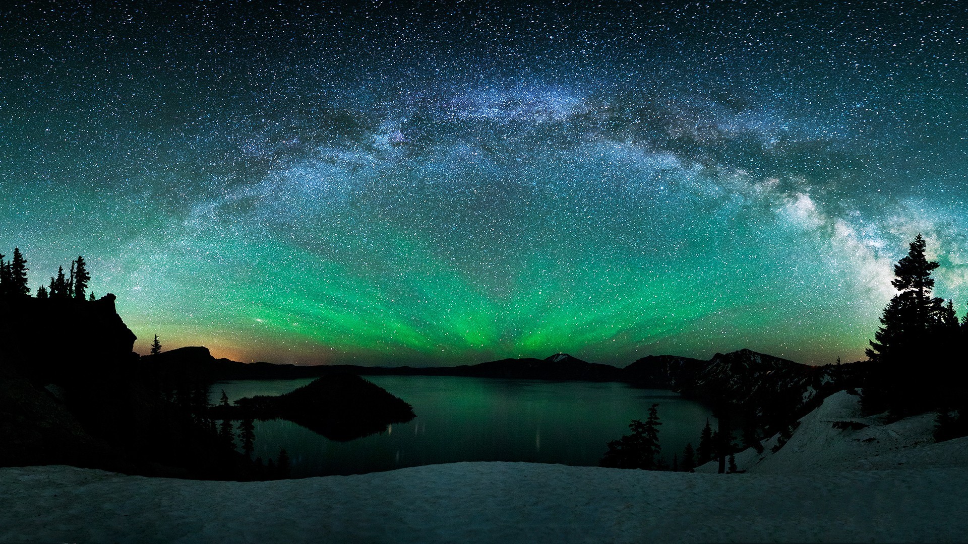 免费照片美丽的北极光与银河