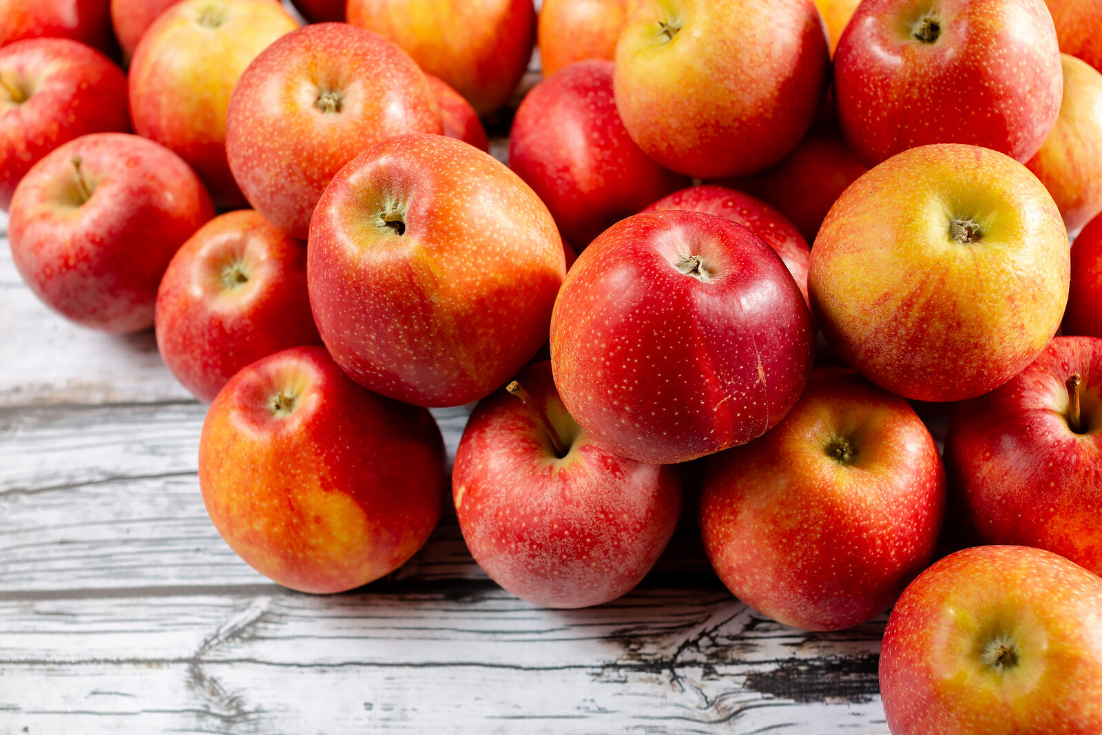 Бесплатное фото Сладкие красные яблоки