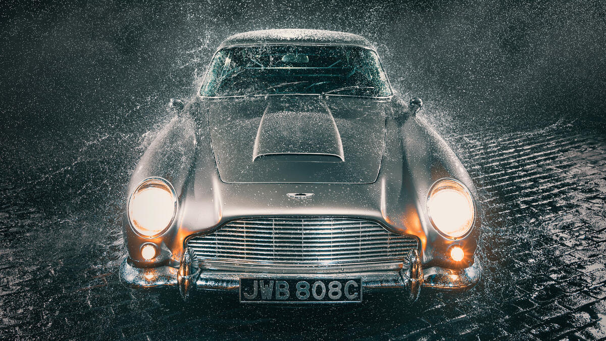 Aston martin db5 под дождем