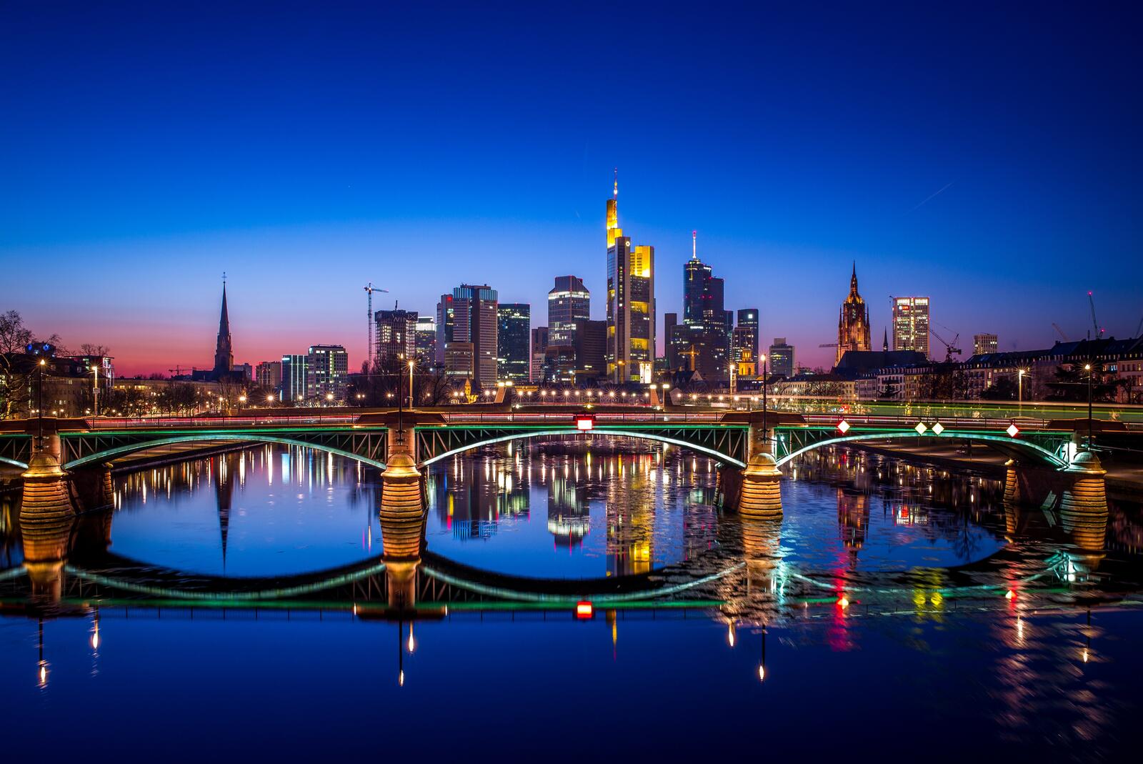Бесплатное фото Вечерний мост через реку в Германии
