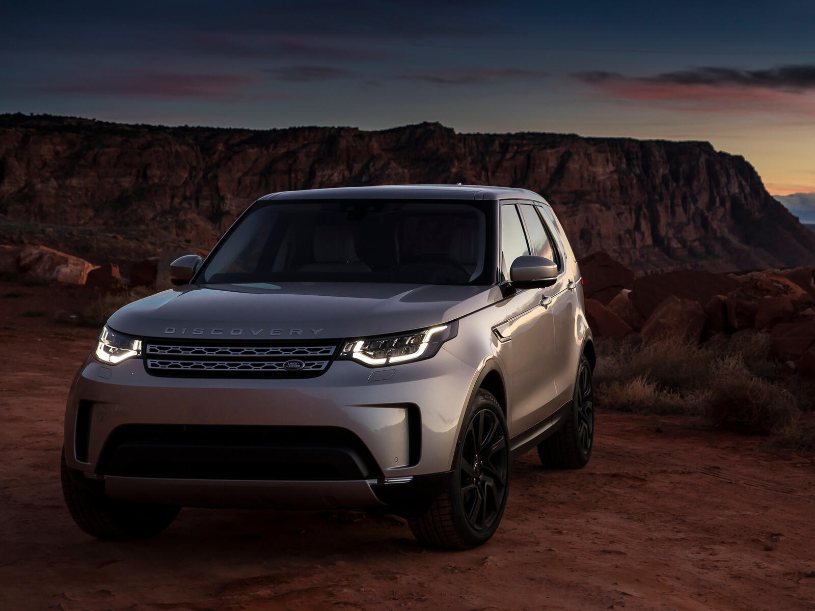 Wallpapers Land Rover 2017 cars cars on the desktop