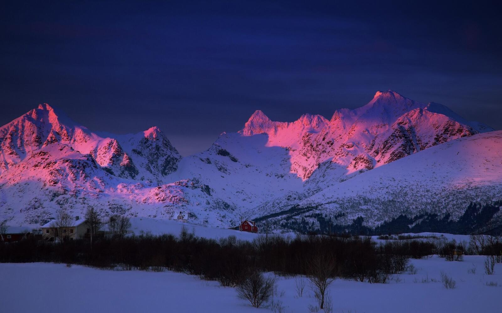 Wallpapers mountains dusk snow on the desktop