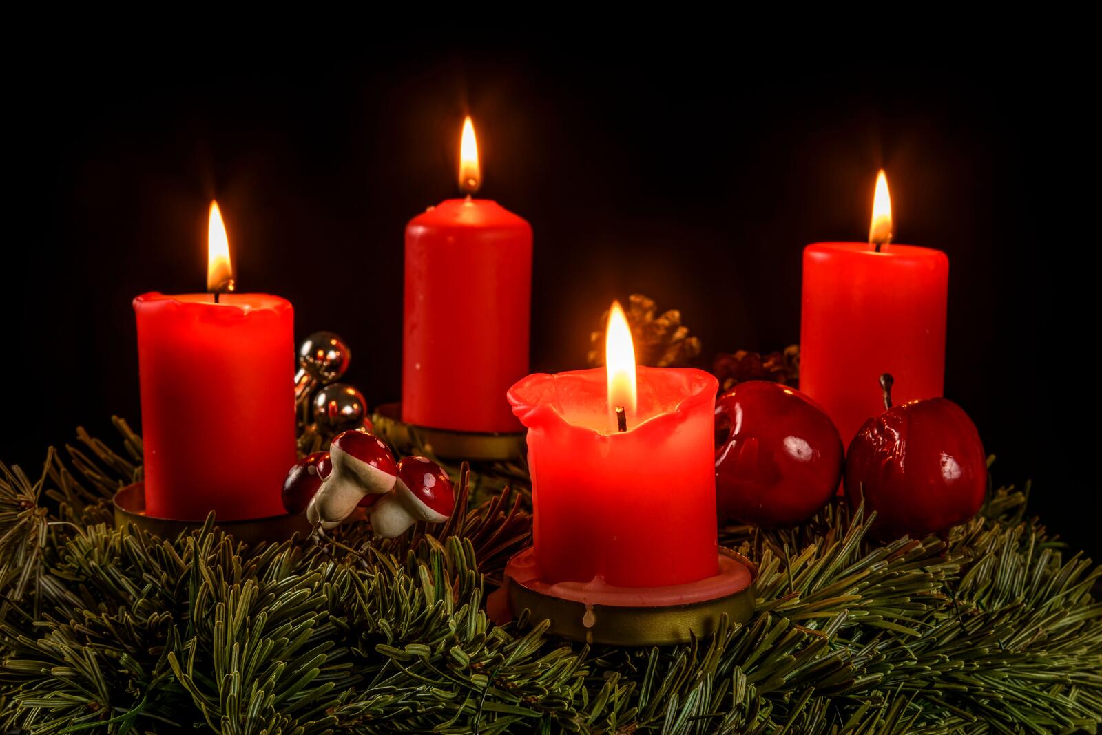 Обои новый год свечи Christmas decorations на рабочий стол