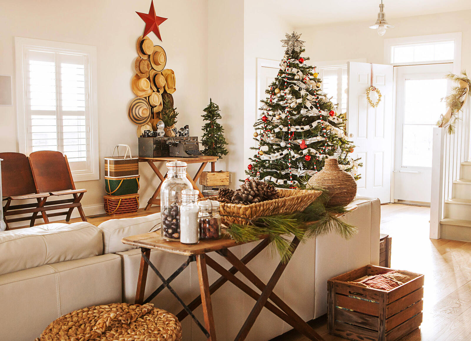 Обои новогодняя елка домашний интерьер праздник на рабочий стол