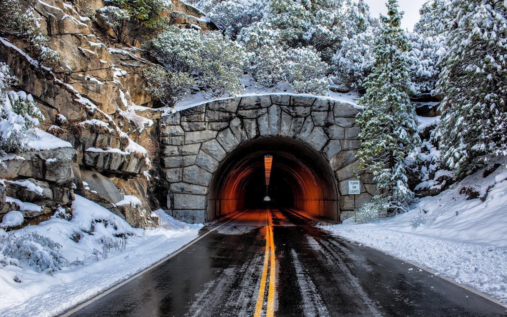 Wallpapers mountains tunnel winter on the desktop
