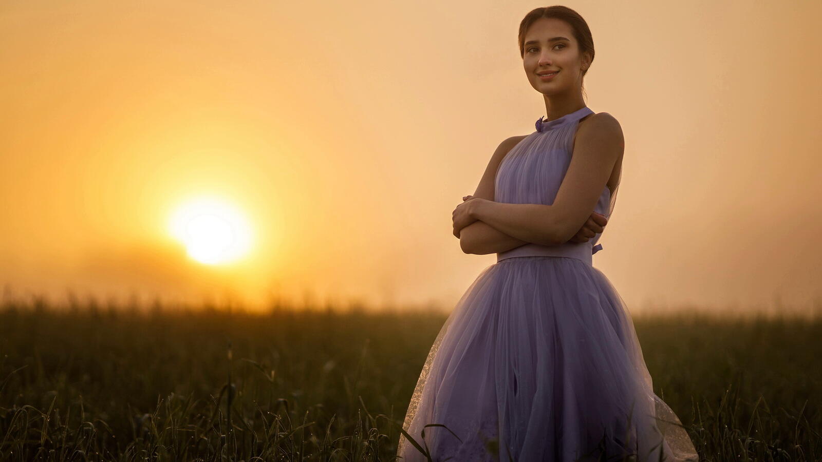 Free photo Photo of a girl in a field