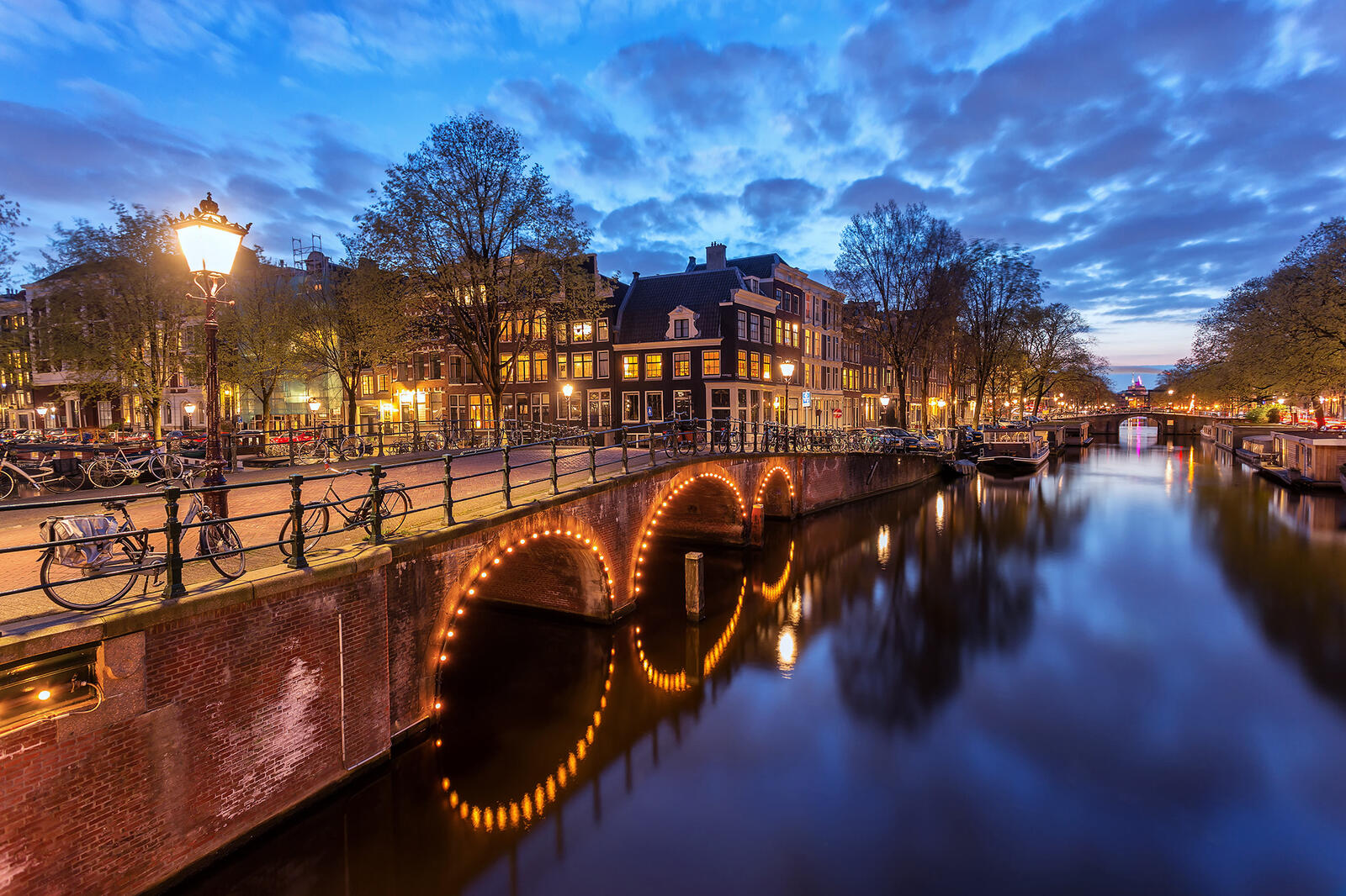 Обои Holland Netherlands Canal View at Night на рабочий стол