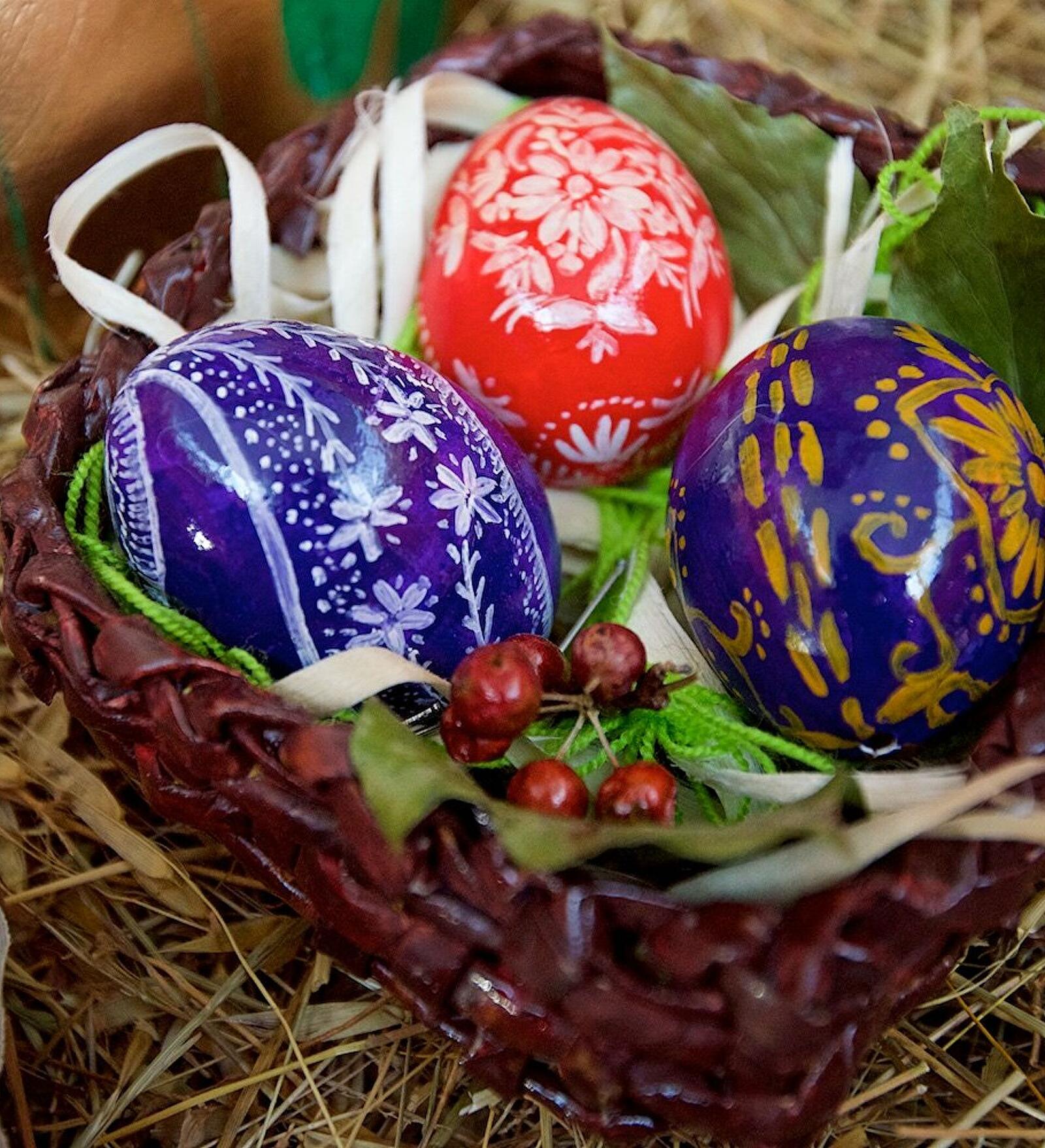 Wallpapers dyed eggs Christ is risen colored eggs on the desktop