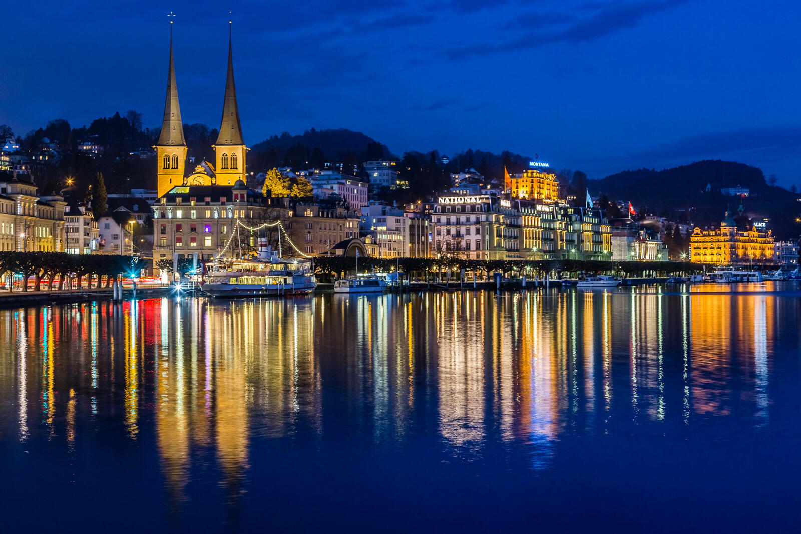 Wallpapers night Lucerne city on the desktop