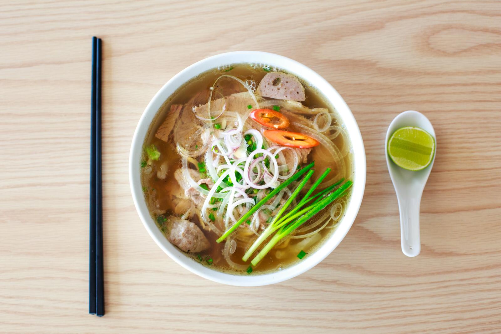 Обои азиатская кухня суп лук на рабочий стол