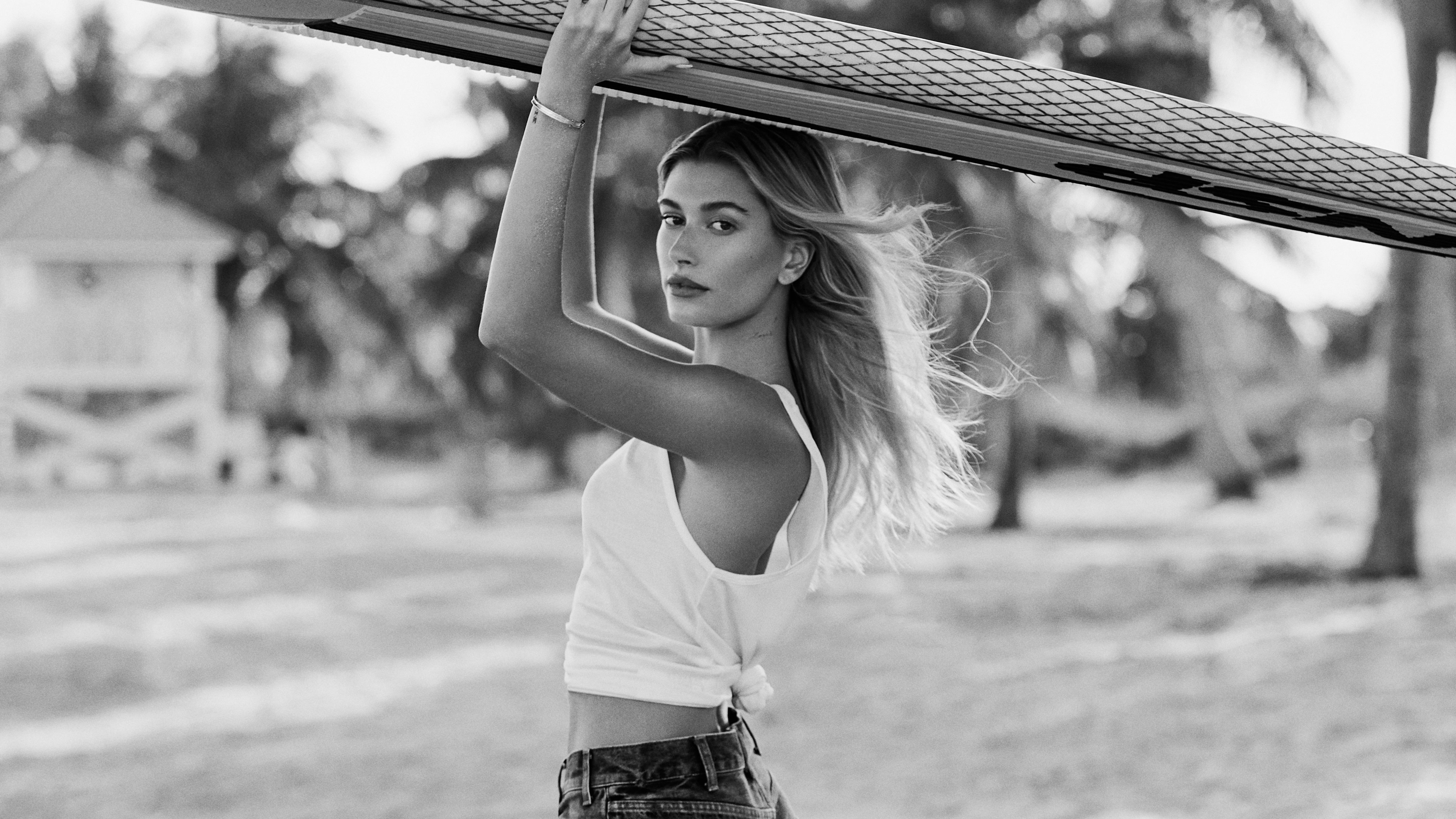 Wallpapers Hailey Baldwin girls black and white on the desktop
