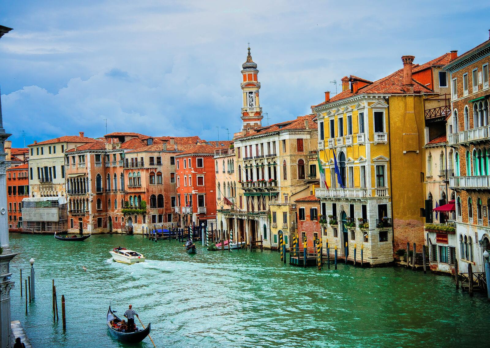 Бесплатное фото Широкий водоканал в Венеции