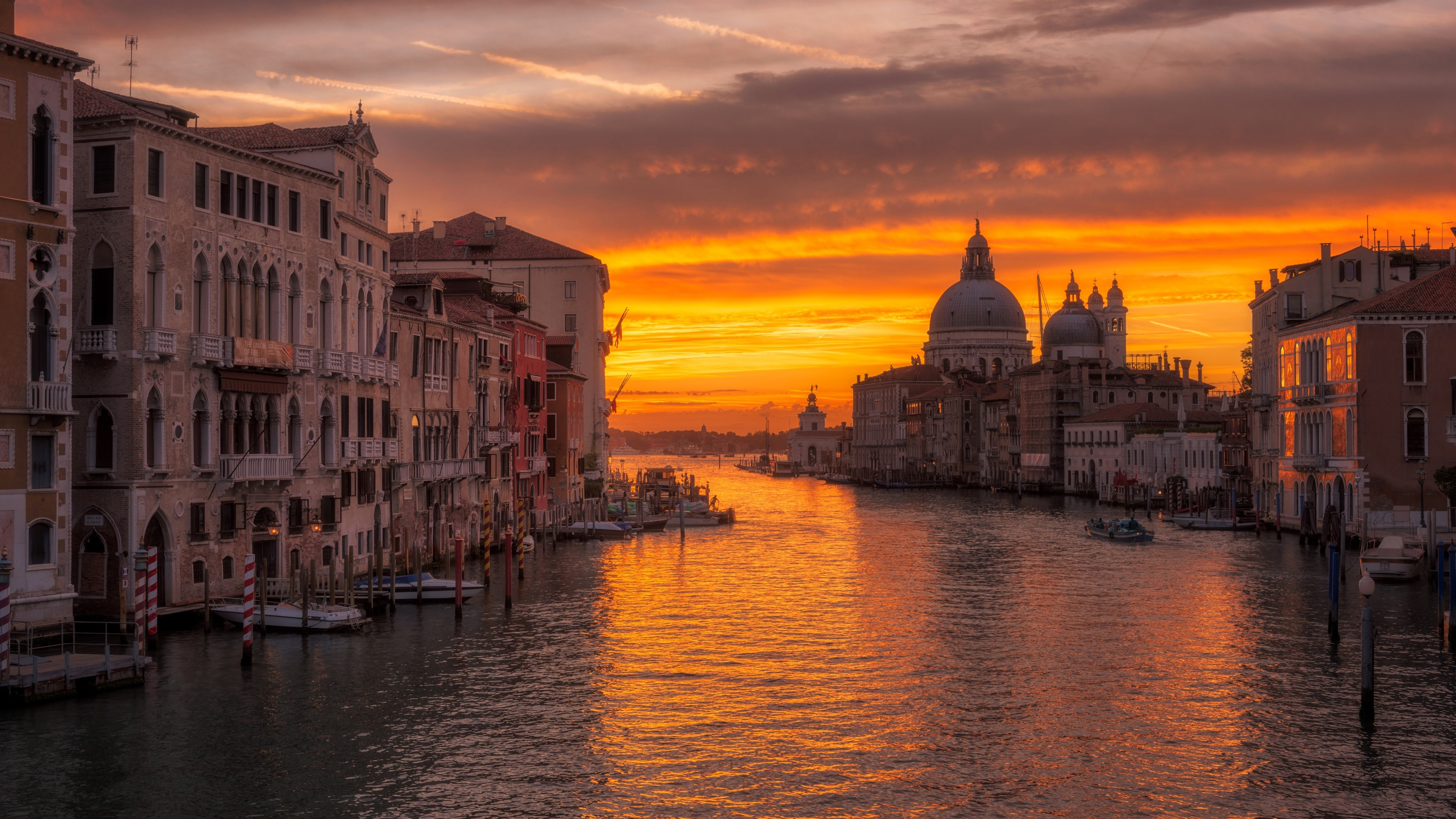 Бесплатное фото Водоканал на улицах Венеции