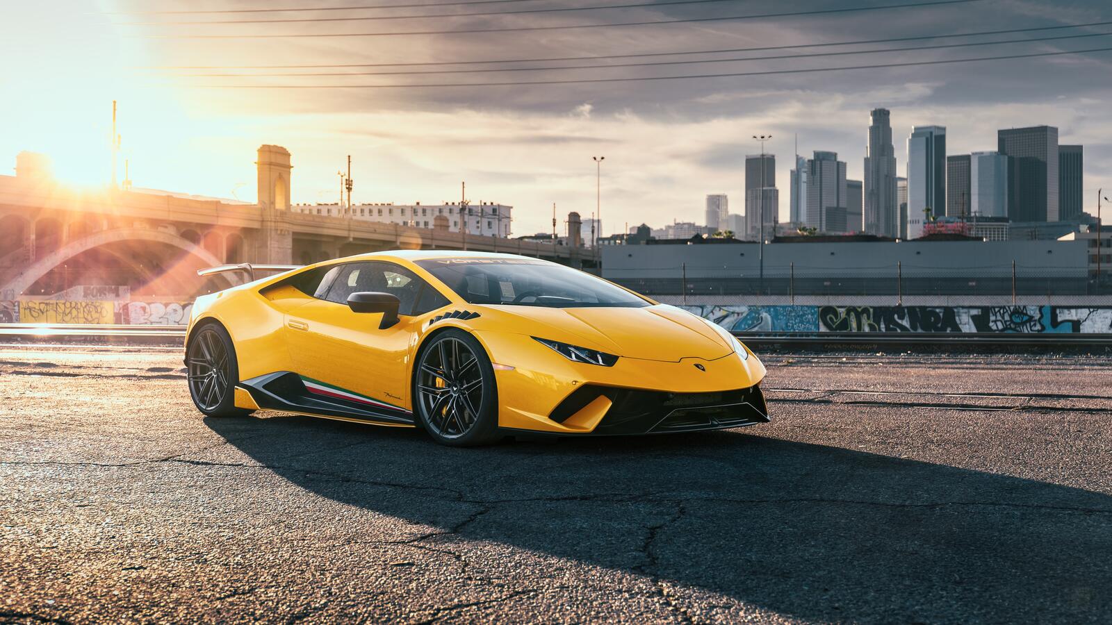 Обои Lamborghini Уракан суперкары желтый на рабочий стол