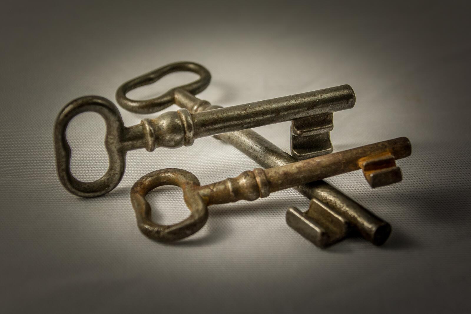 старый ключ металл