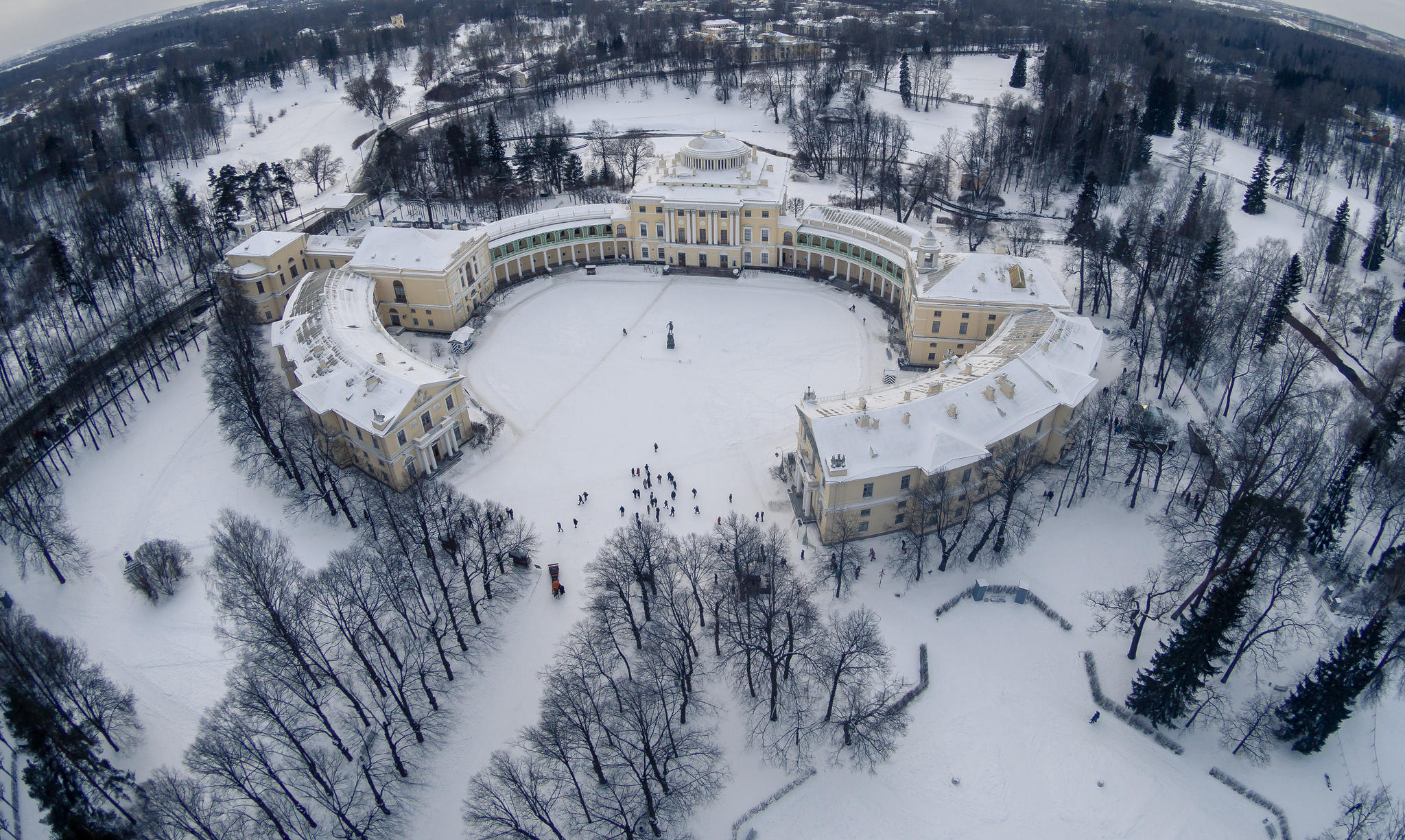 Санкт-Петербург зима Павловский дворец