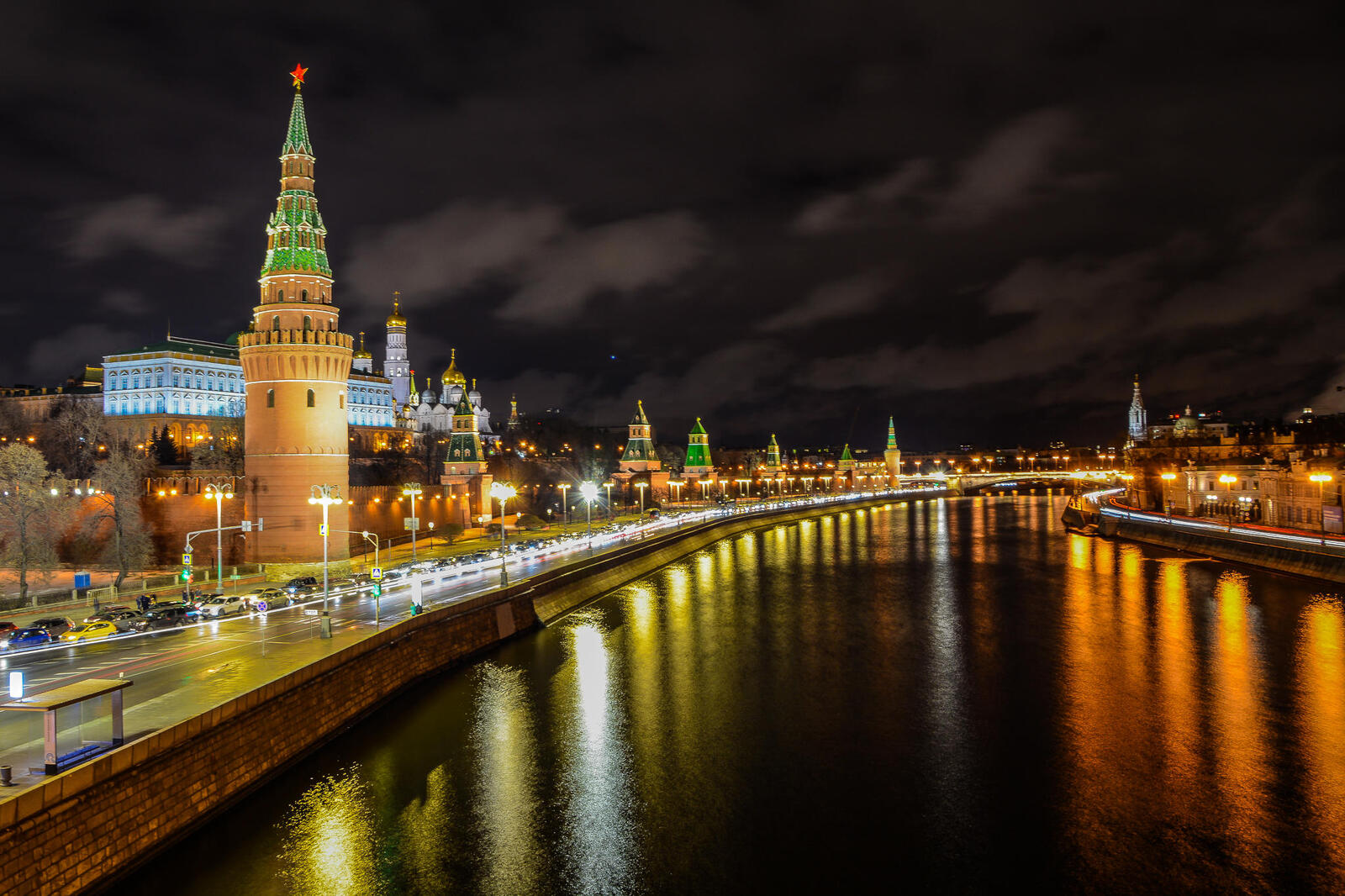 Wallpapers Moscow the Moscow Kremlin the Moscow river on the desktop