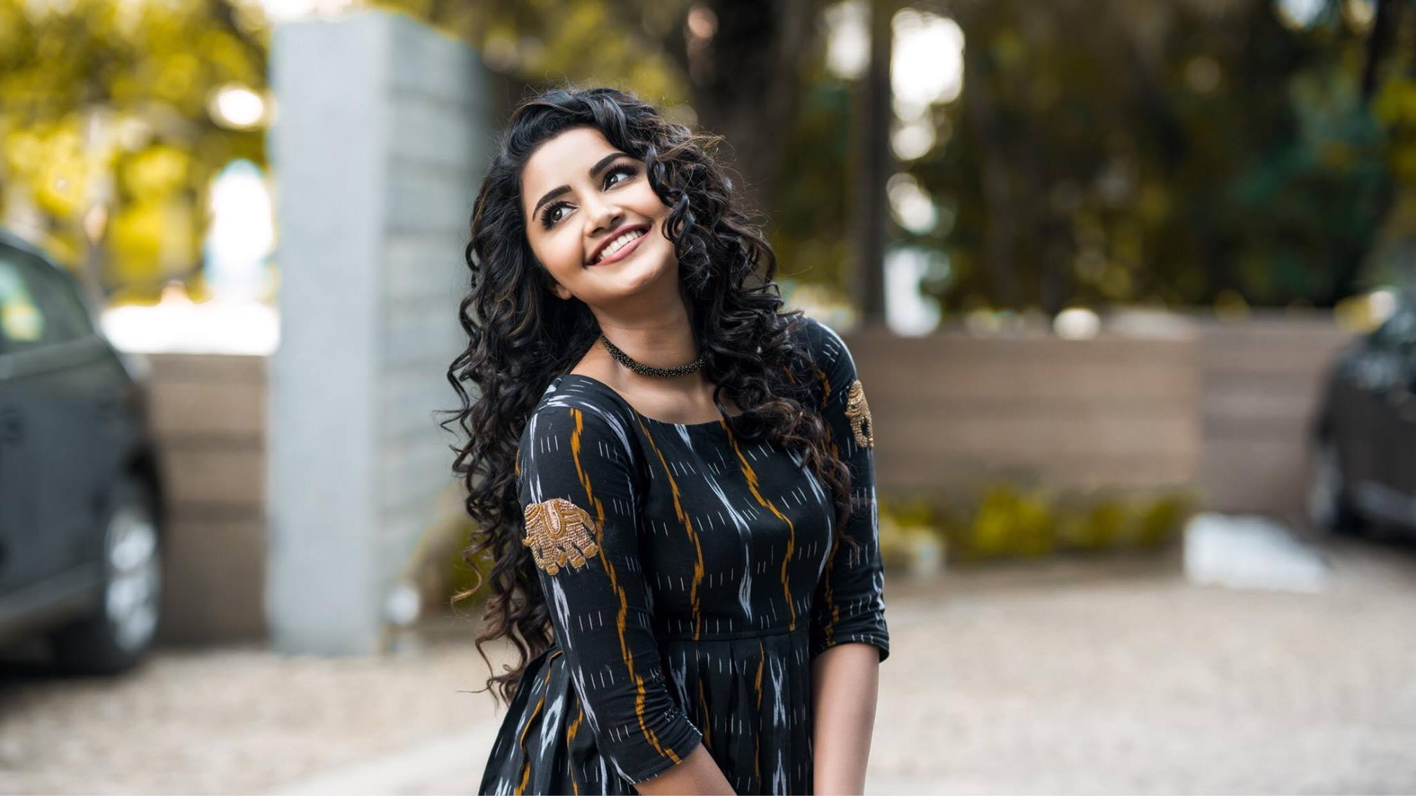 Wallpapers actress smiling Anupama Parameswaran on the desktop