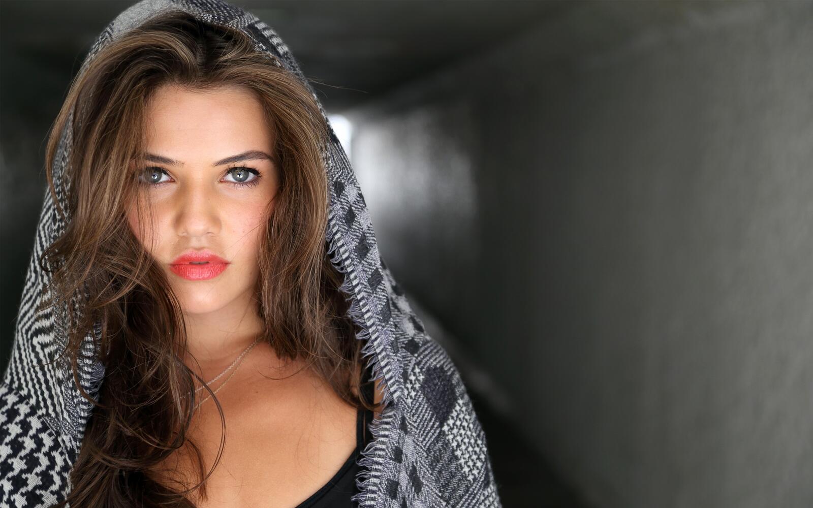 Free photo Danielle Campbell with her head covered with a headscarf