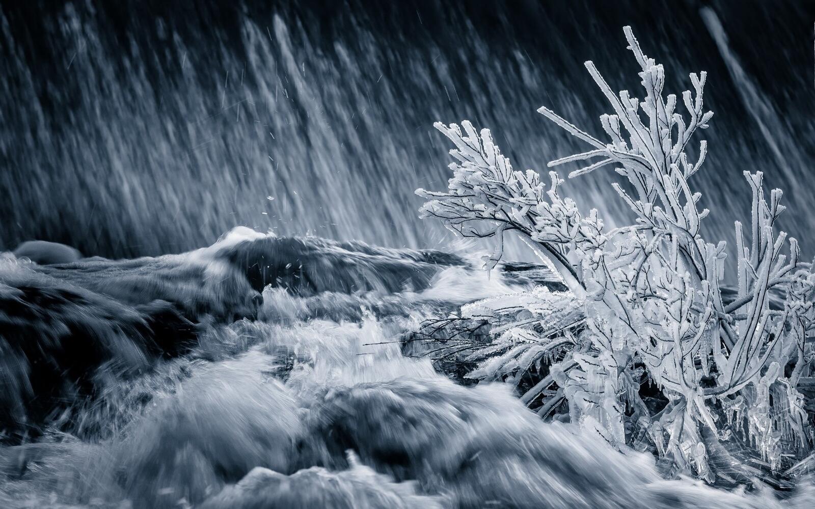 Wallpapers frost icing stream on the desktop