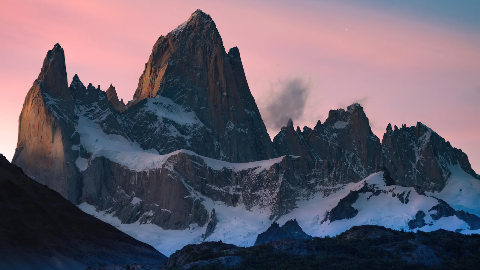 Wallpapers landscapes snow on the peaks mountains on the desktop