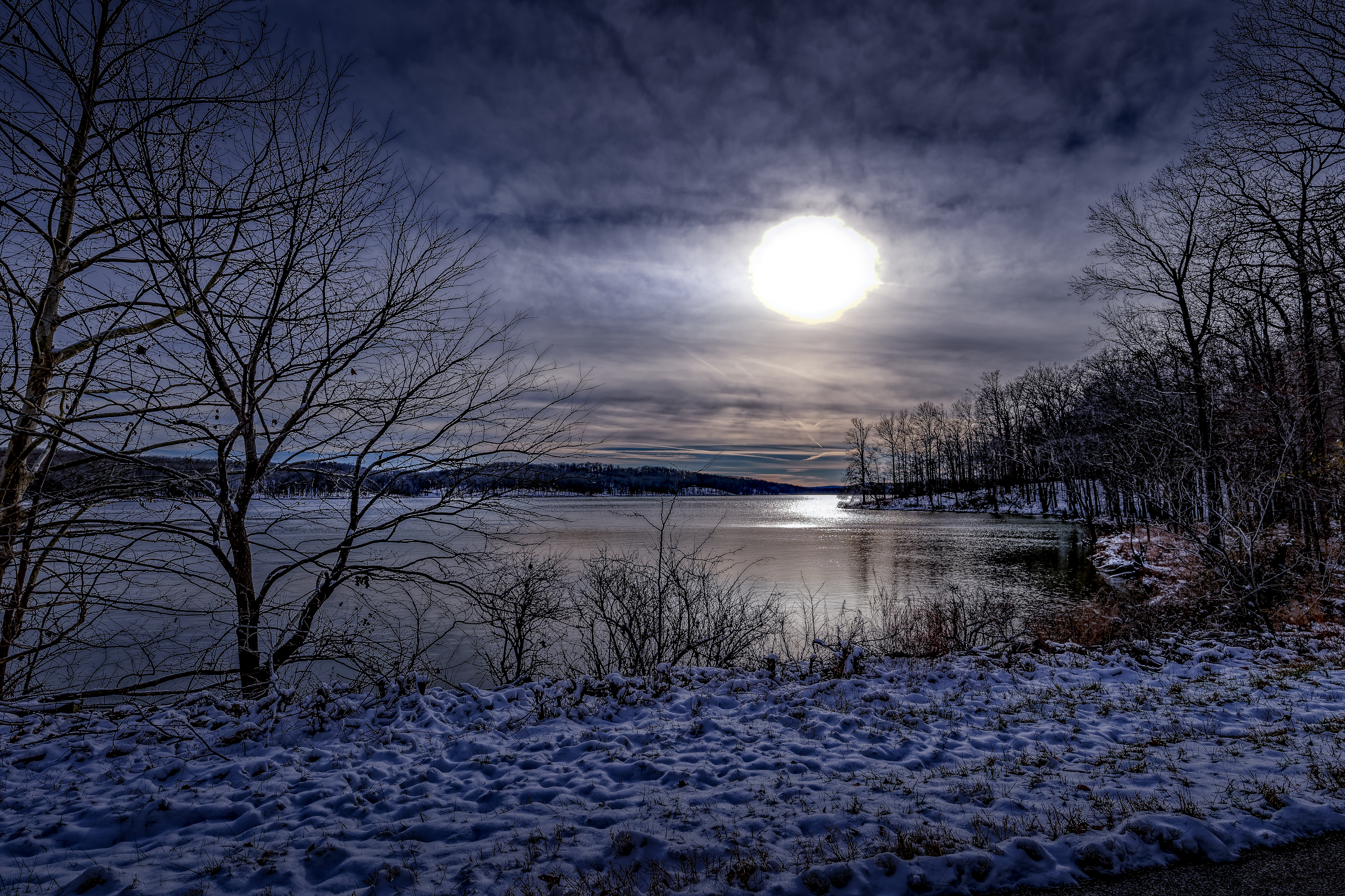 免费照片月光下的冬季湖泊
