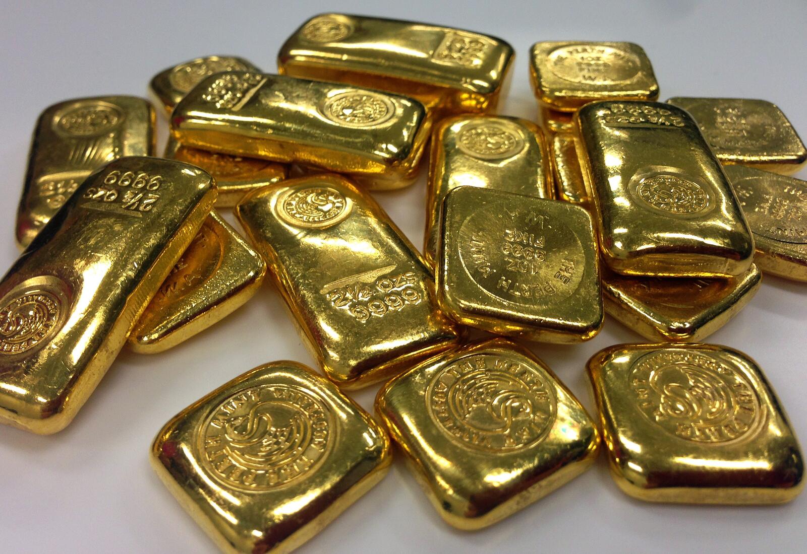 Обои слиток золота металл золото на рабочий стол