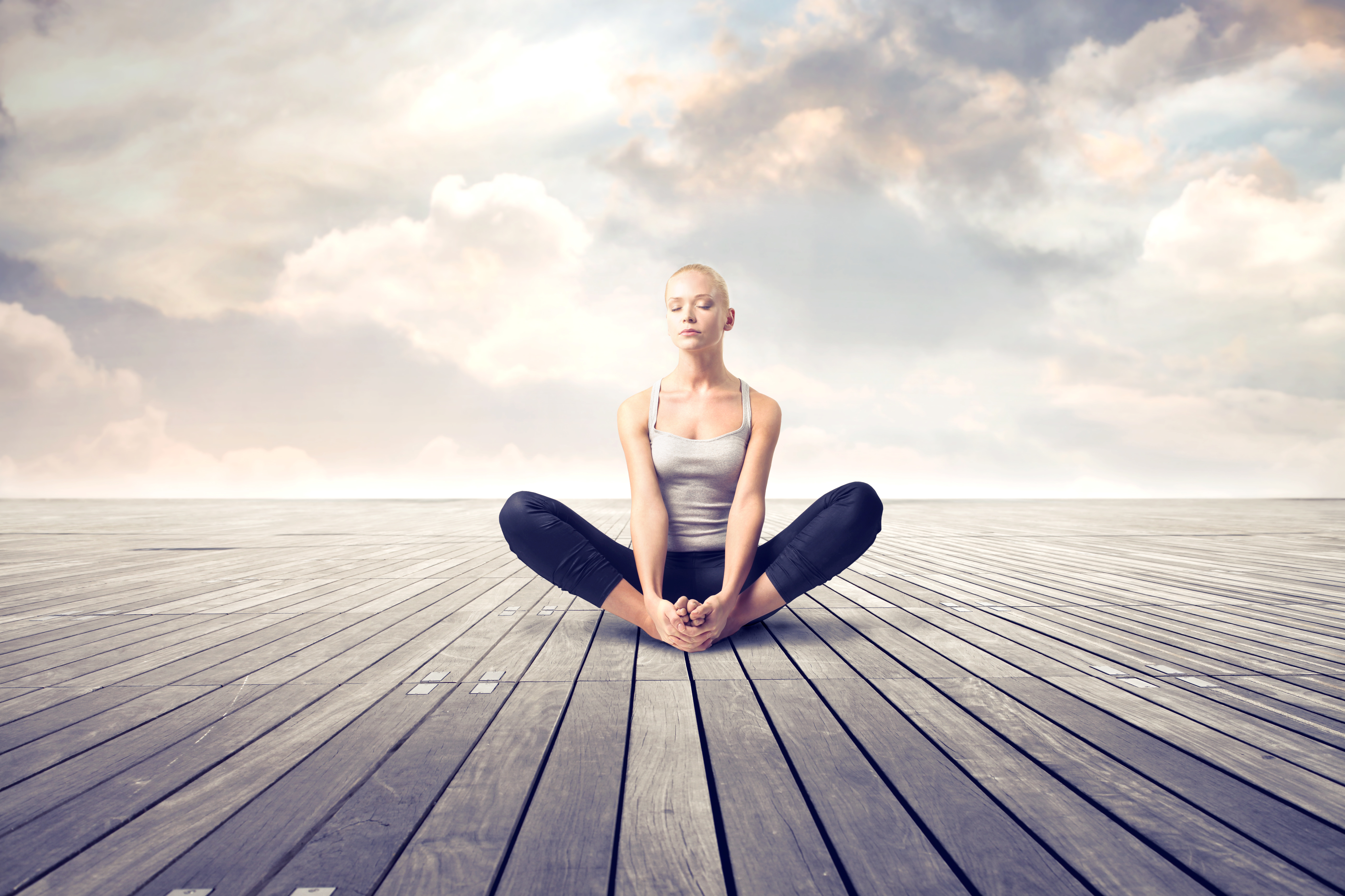 Photo free young woman, yoga, rest