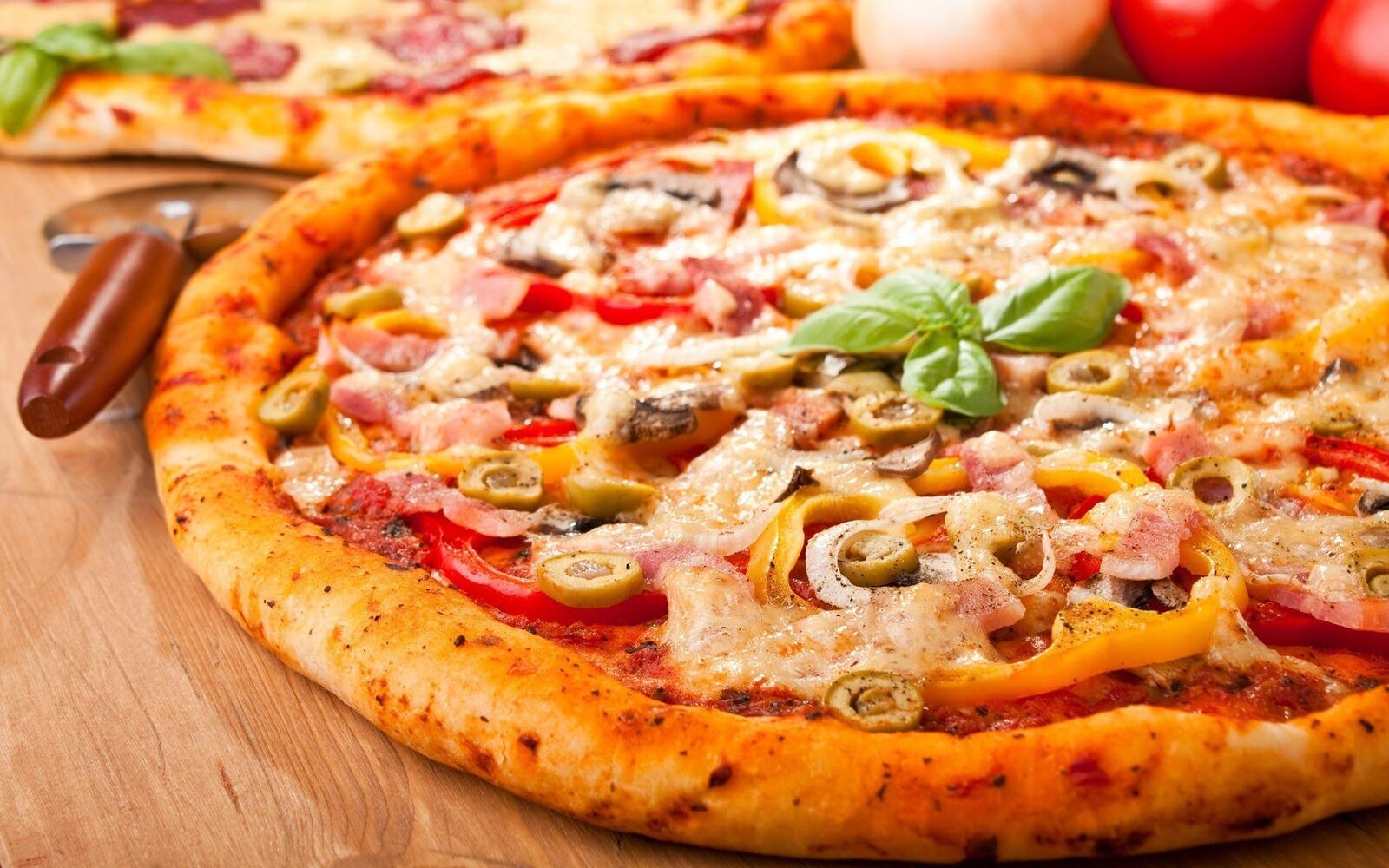 Бесплатное фото Пицца с оливками