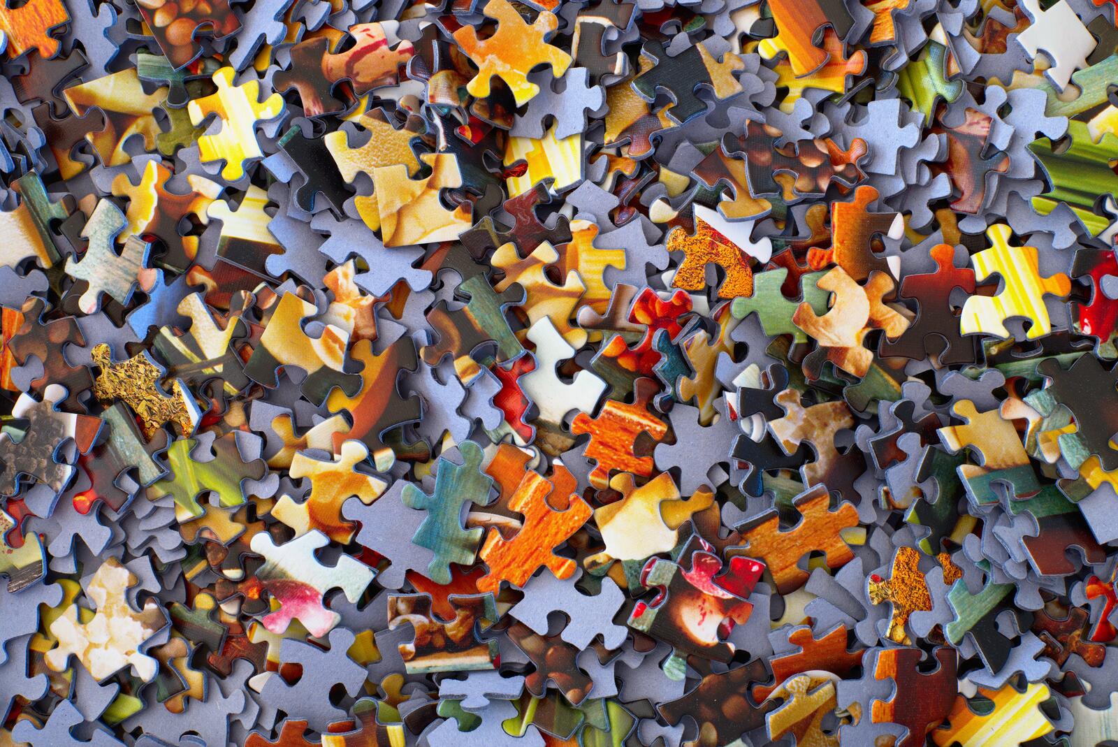 Free photo Big pile of puzzle pieces