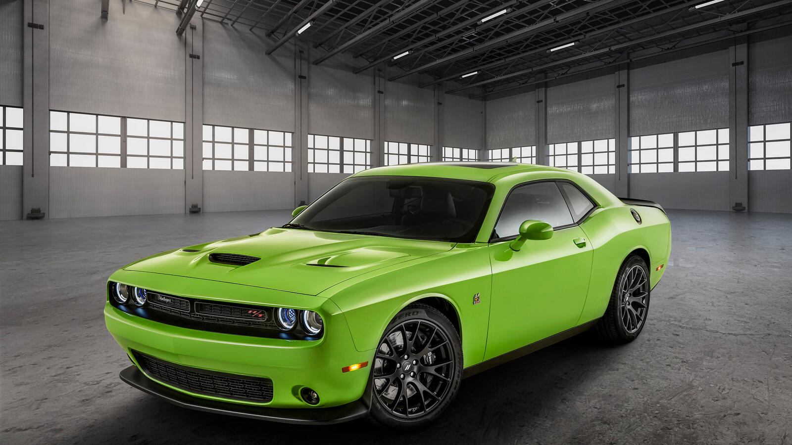 Free photo The Dodge Charger is a lettuce-colored