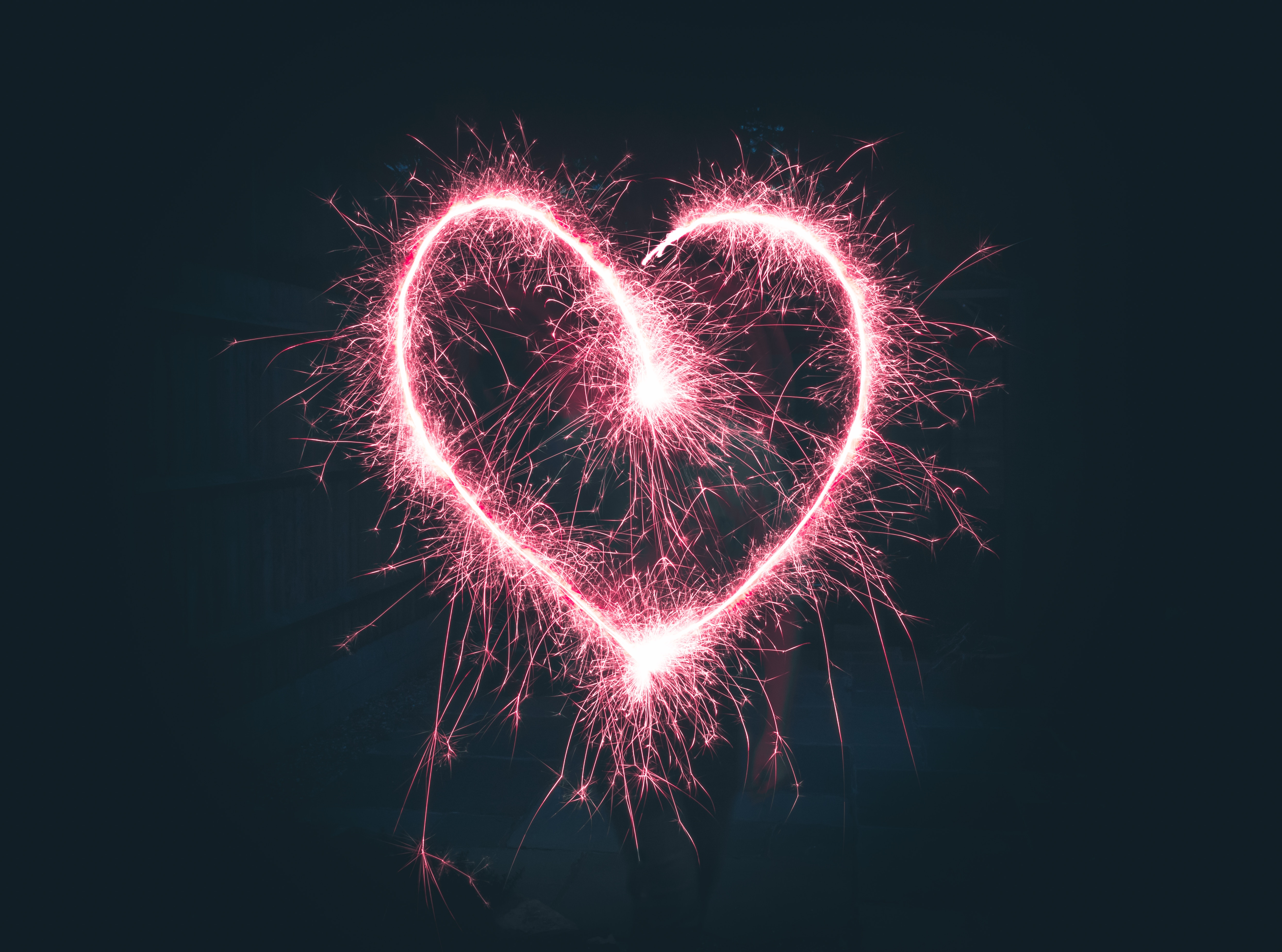 Free photo A heart of sparklers
