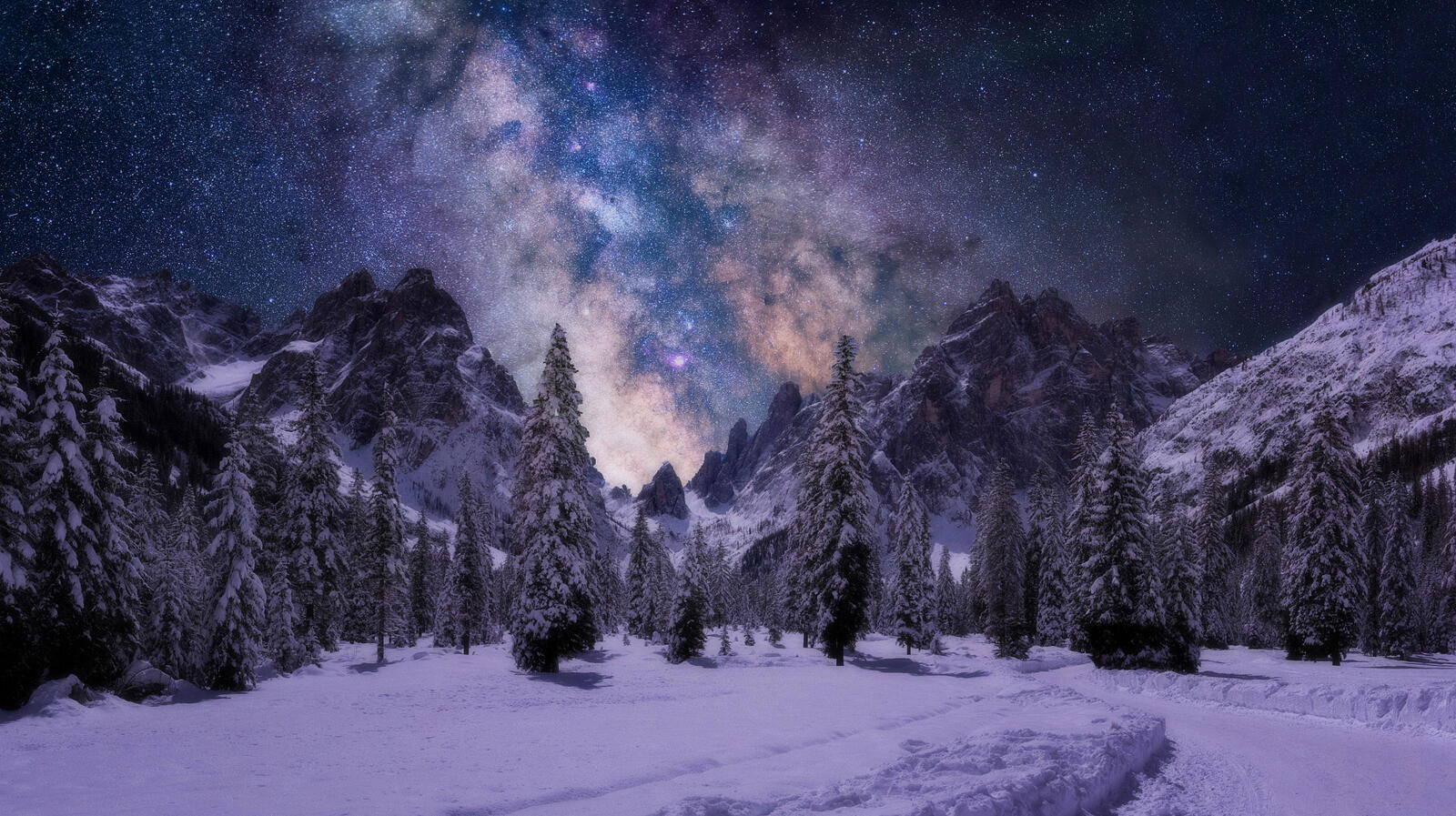 Wallpapers lights mountains snow on the desktop
