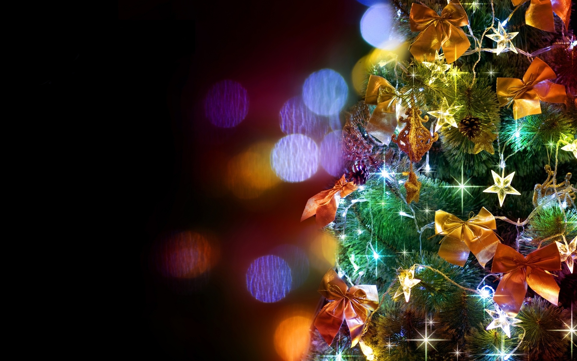 Фото бесплатно атмосфера праздника, украшенная елка, с новым годом