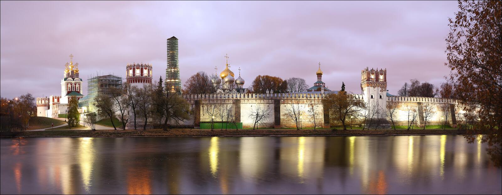 Обои панорама Москва Богородице-Смоленский монастырь на рабочий стол