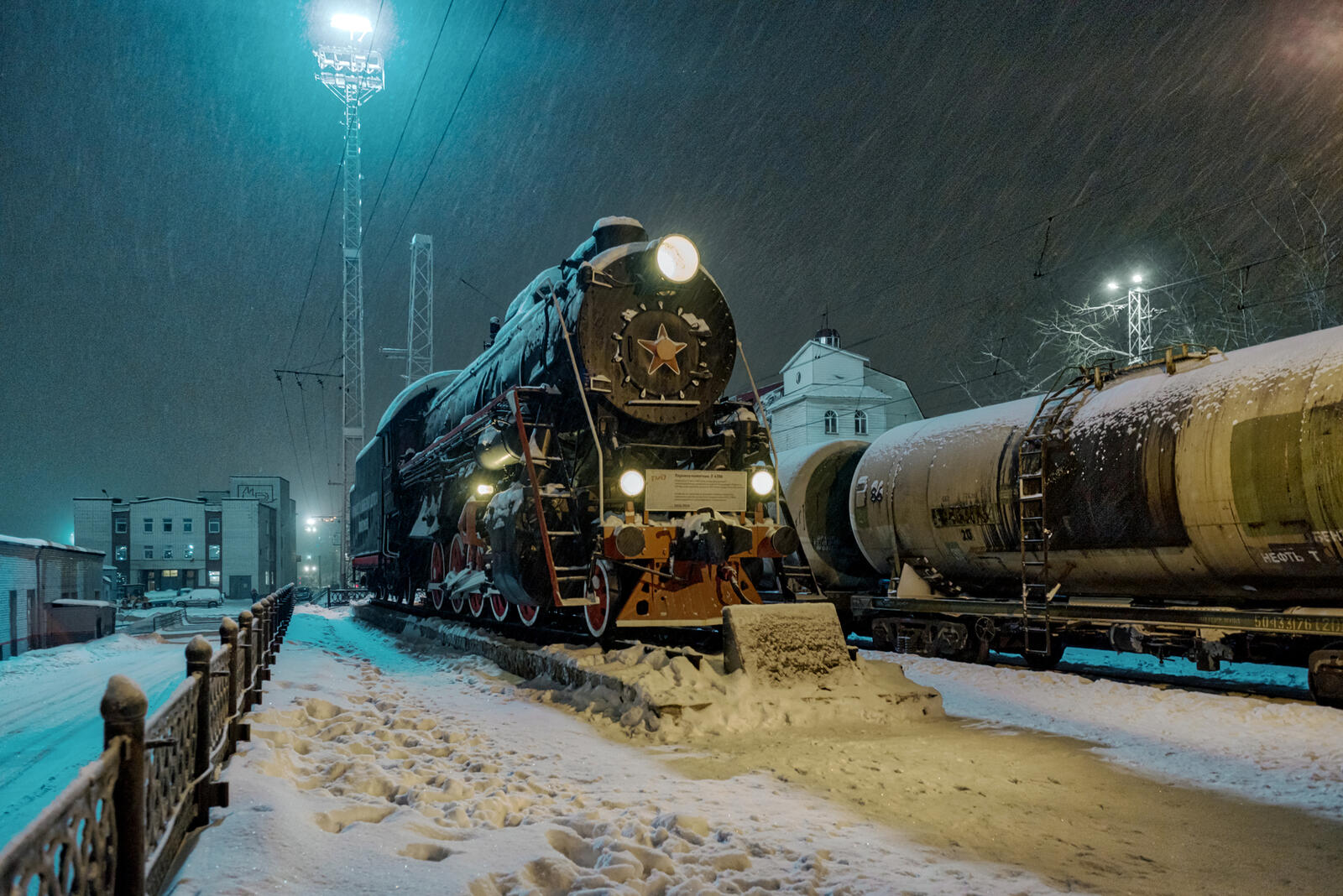 Обои ночь поезд зима на рабочий стол
