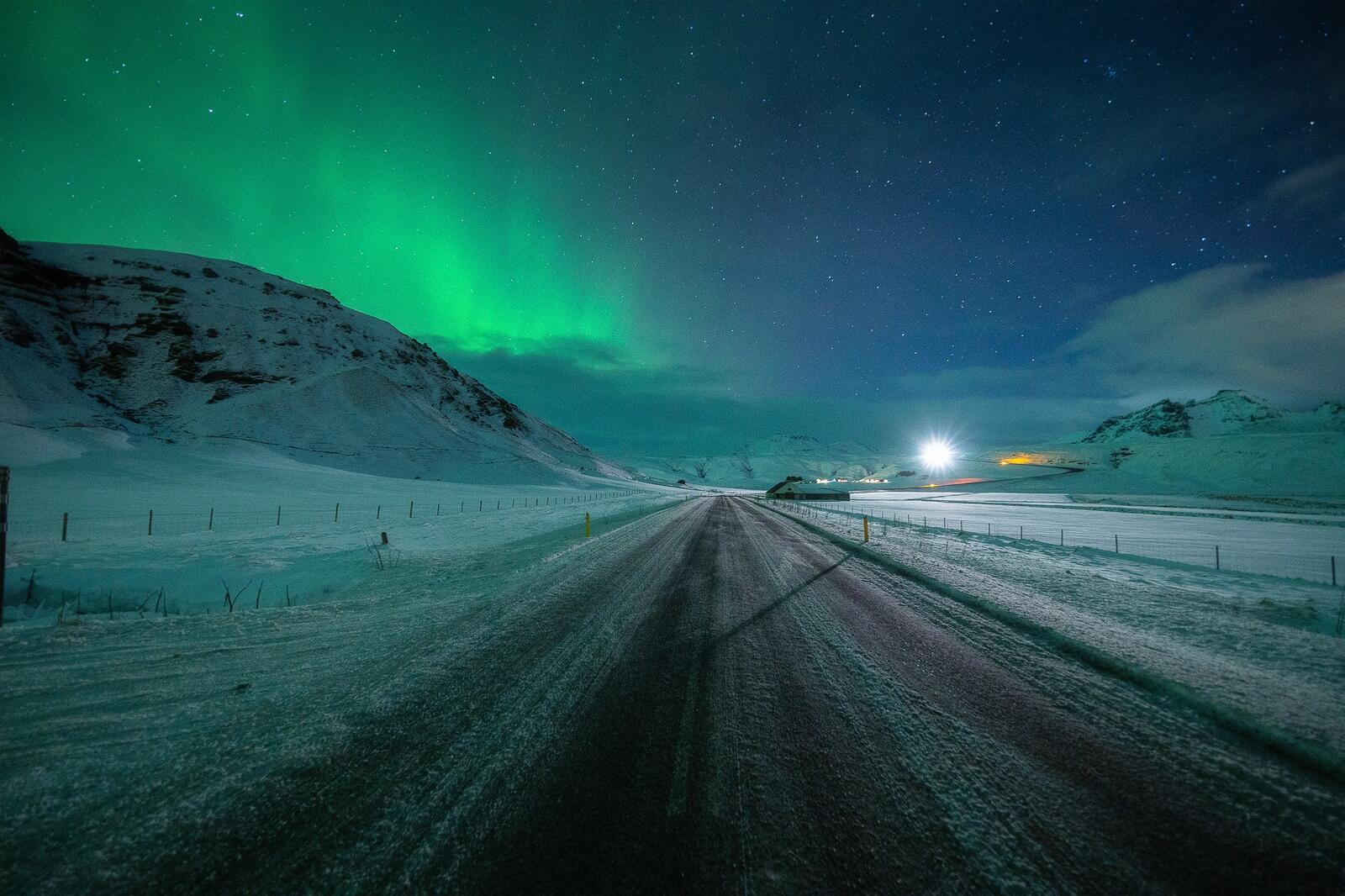 Wallpapers night Northern lights road on the desktop