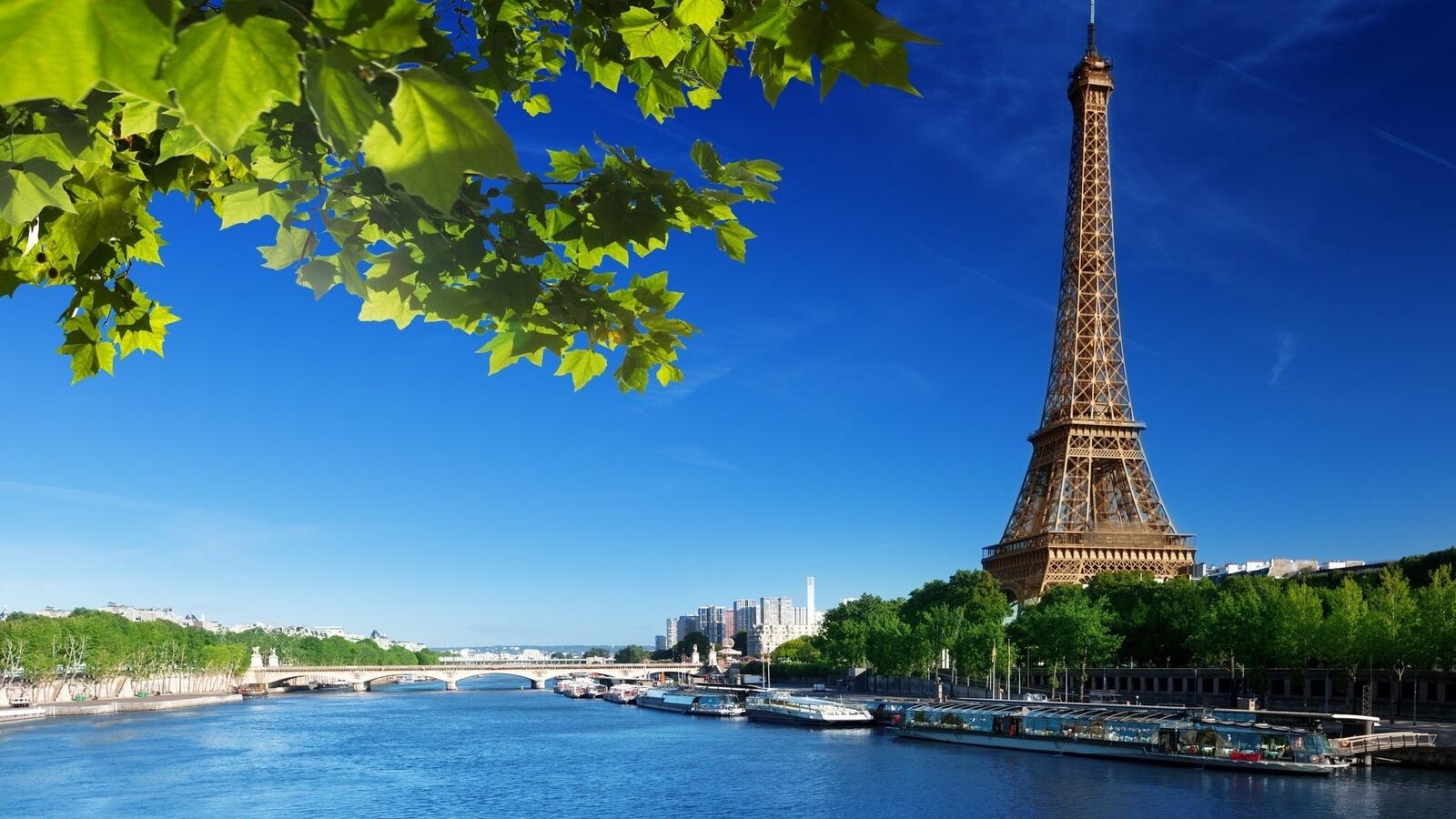 Обои лодка Эйфелева Башня Париж на рабочий стол