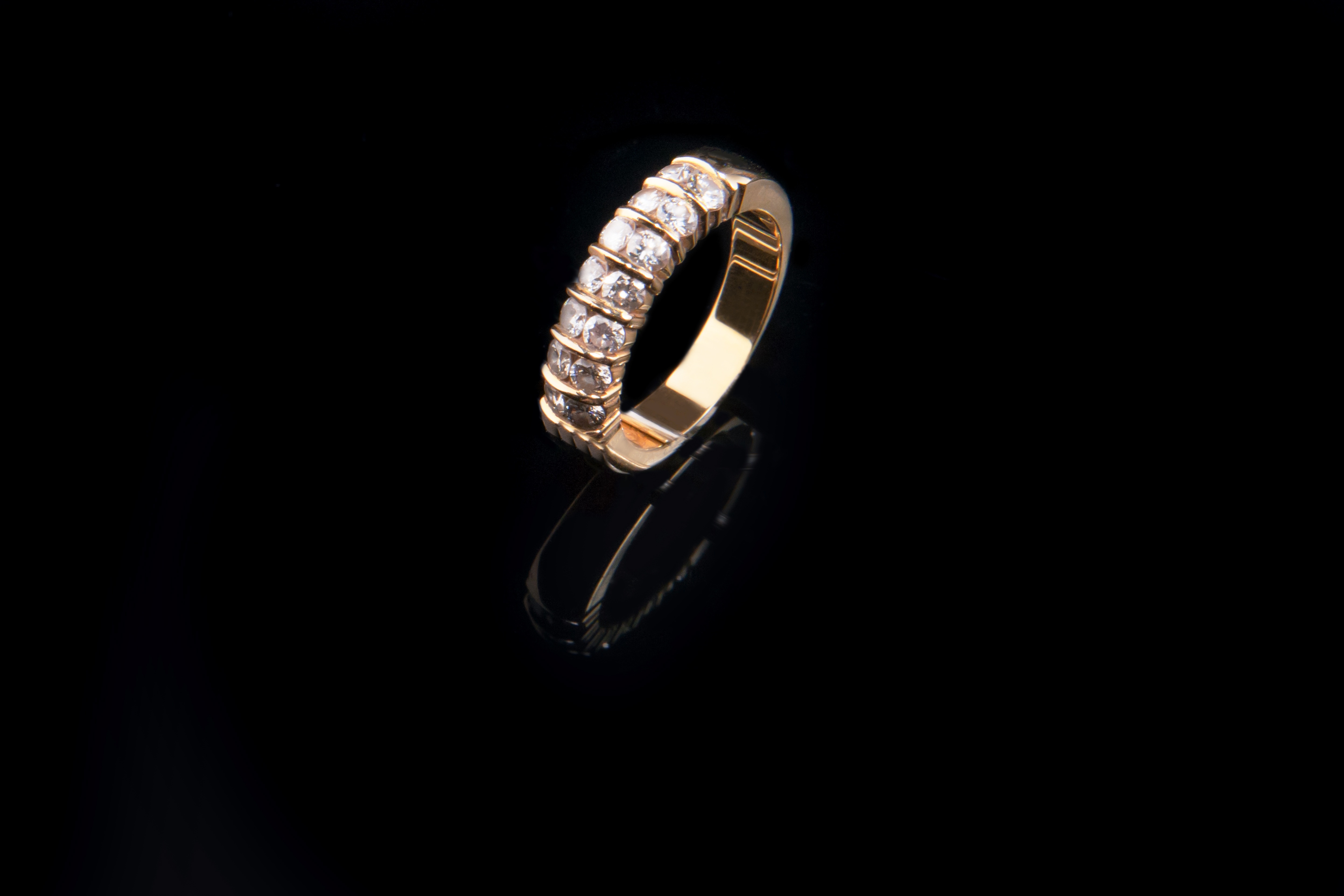 Фото рука, кольцо, любовь, свадебные, брак, участия, новобрачные, обручальное кольцо, ювелирные изделия, золото, алмаз, бриллианты, драгоценный камень, платина, модный аксессуар - бесплатные картинки на Fonwall