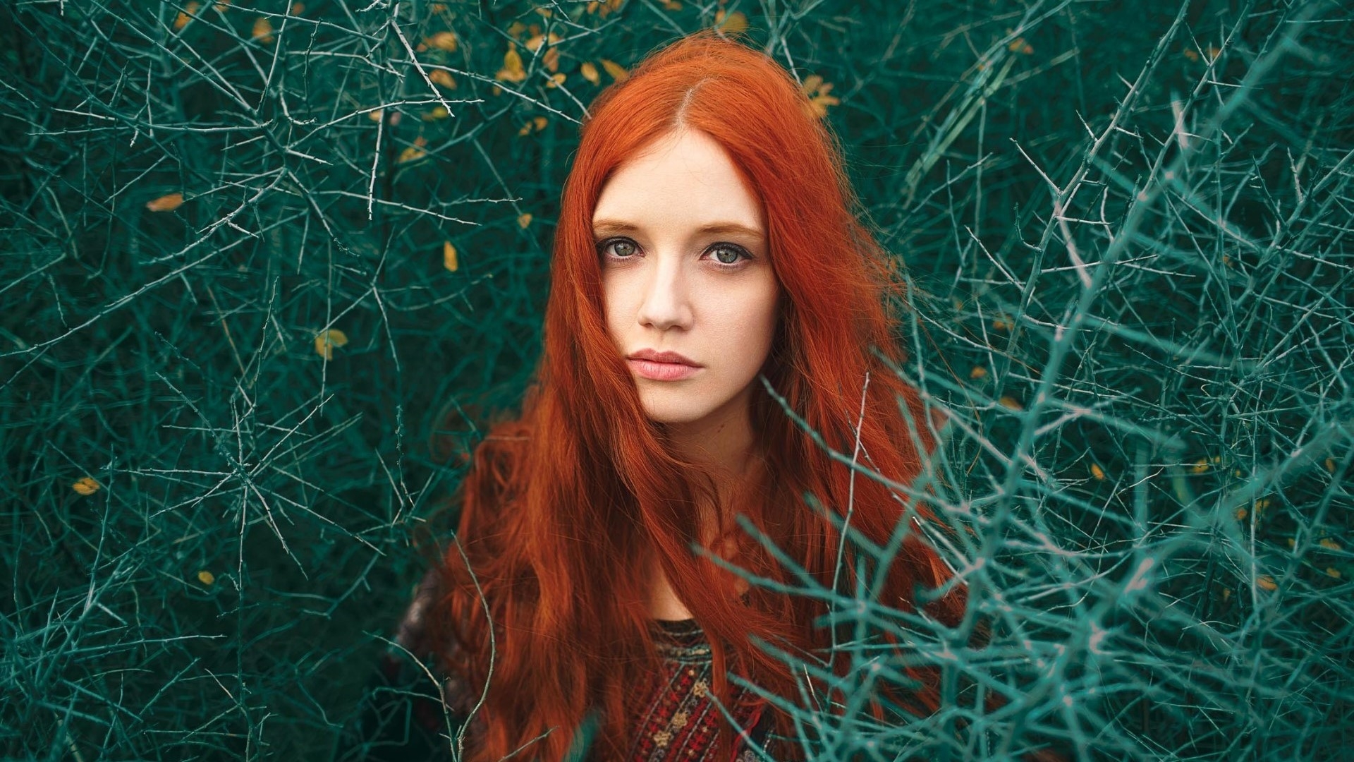 Фото бесплатно портрет, обои рыжая, длинные волосы