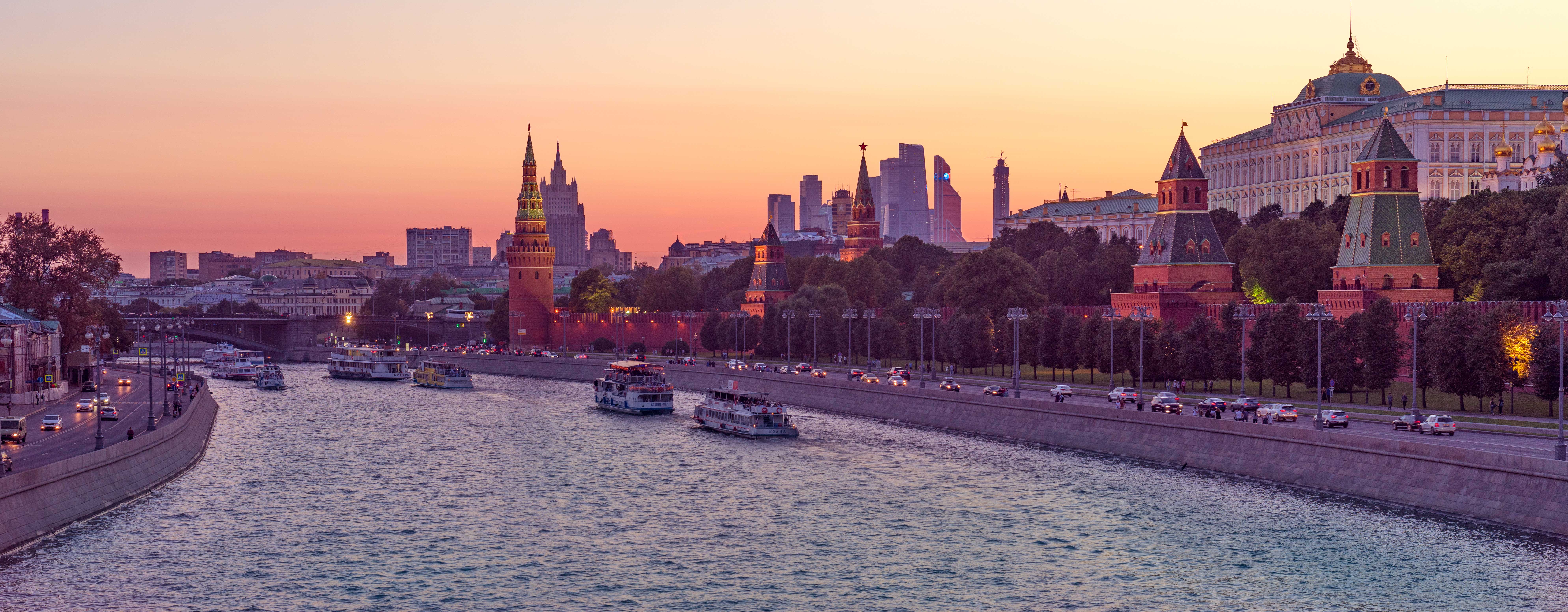 Wallpapers Kremlin sunset Russia on the desktop