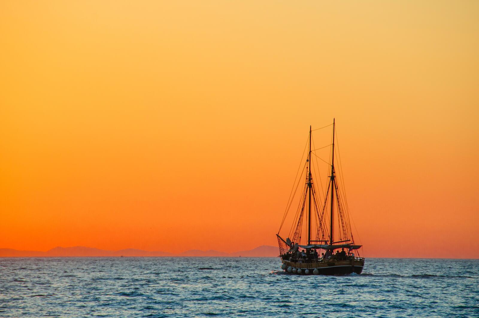 Обои восход солнца спокойствие корабли и лодки на рабочий стол