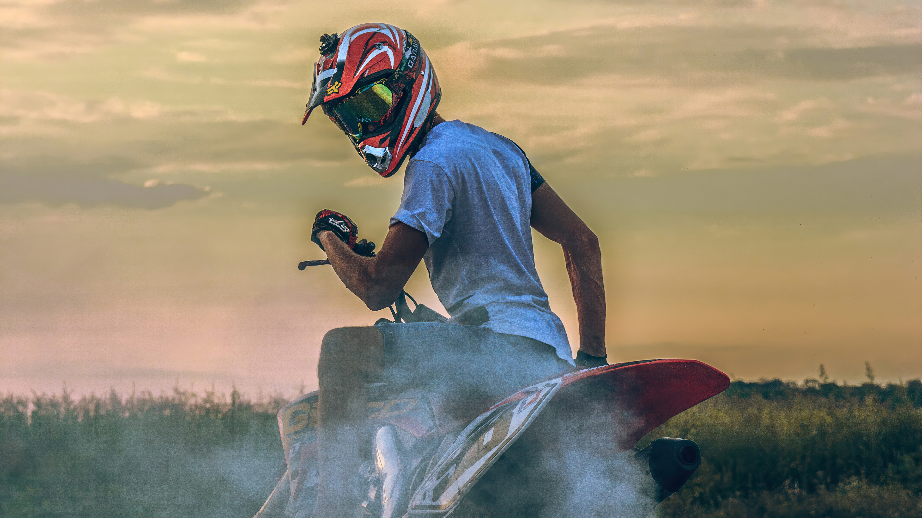 Photo free biker, motorcycles, view from behind
